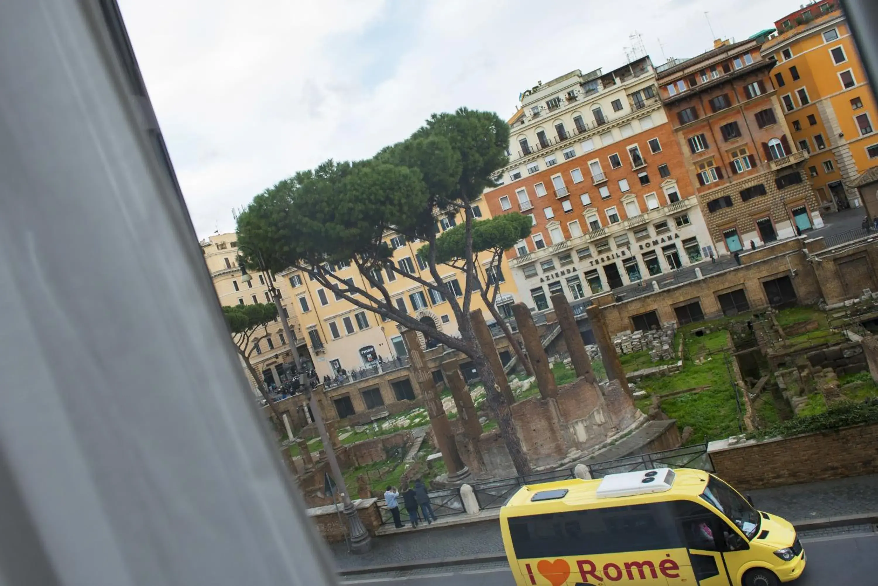 Deluxe Double Room in Torre Argentina Relais - Residenze di Charme Deluxe Double Room in Torre Argentina Relais - Residenze di Charme