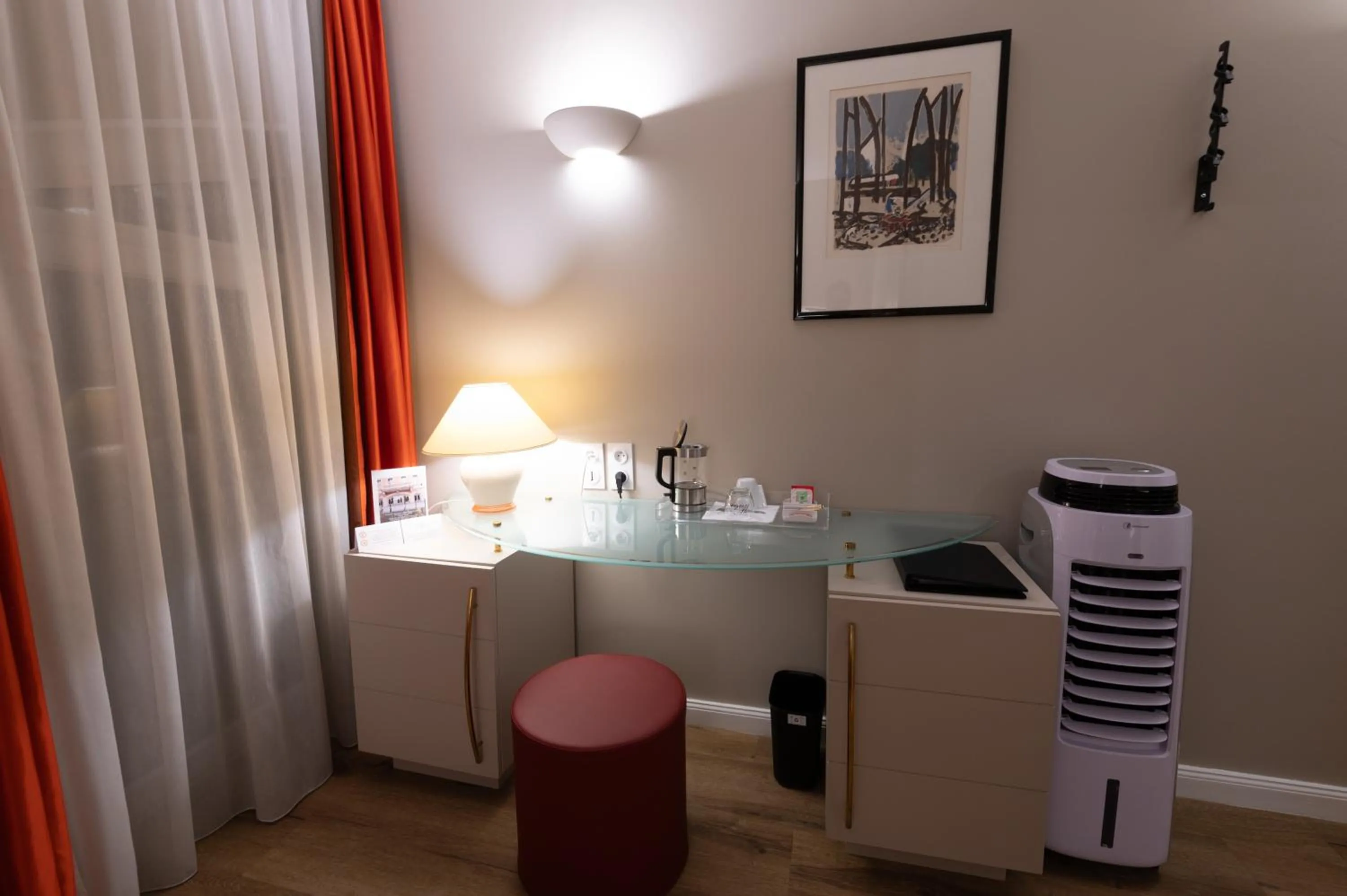 Property building in Grand Hôtel Du Tonneau D'Or