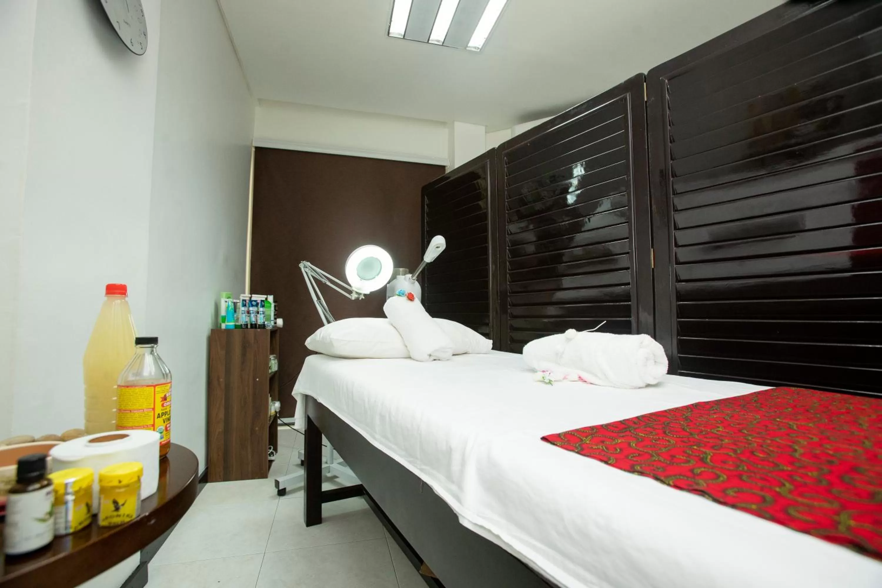 Spa and wellness centre/facilities, Bed in Best Western Premier Accra Airport Hotel