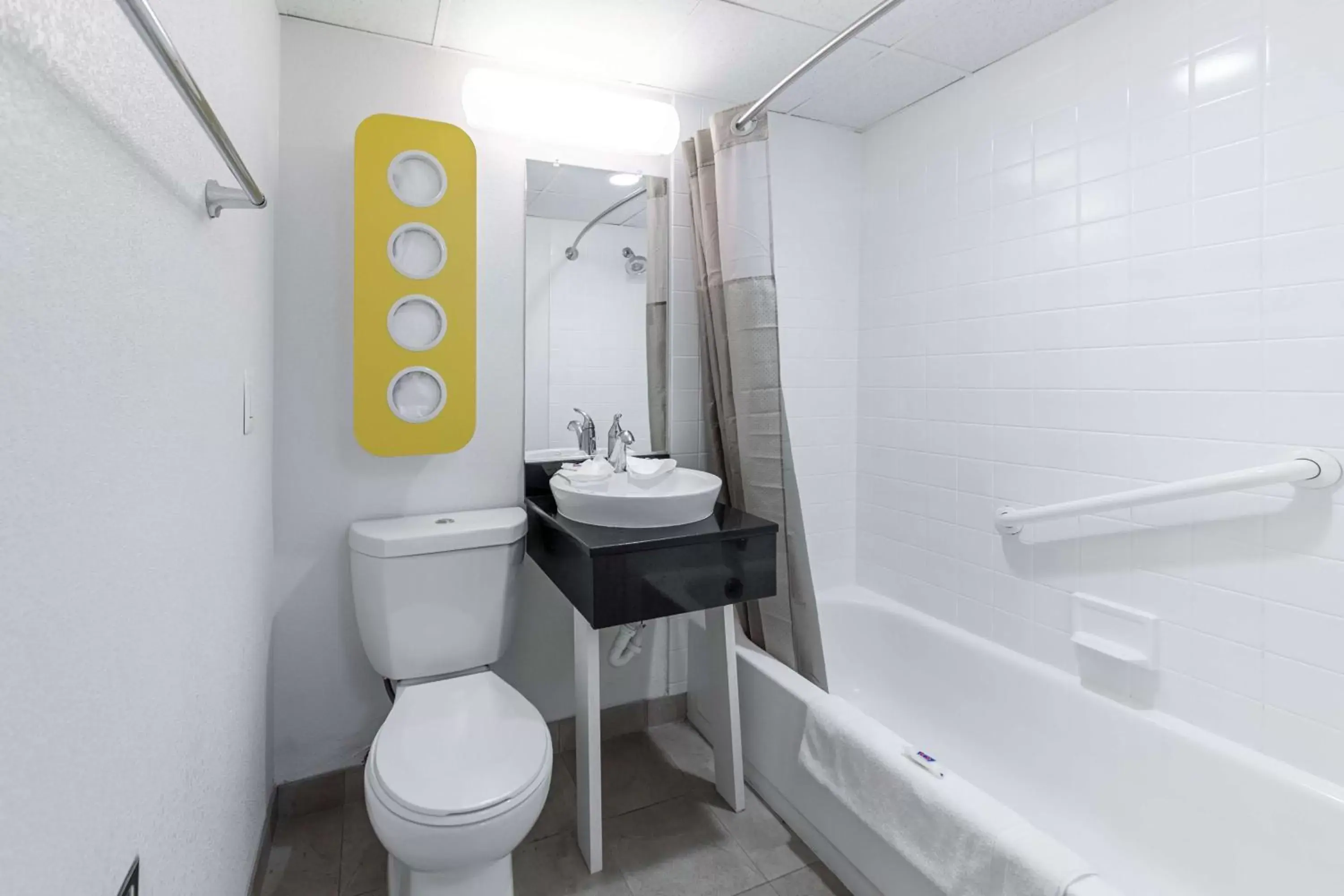 Standard Suite - Non-Smoking in Motel 6-Warminster, PA Standard Suite - Non-Smoking in Motel 6-Warminster, PA