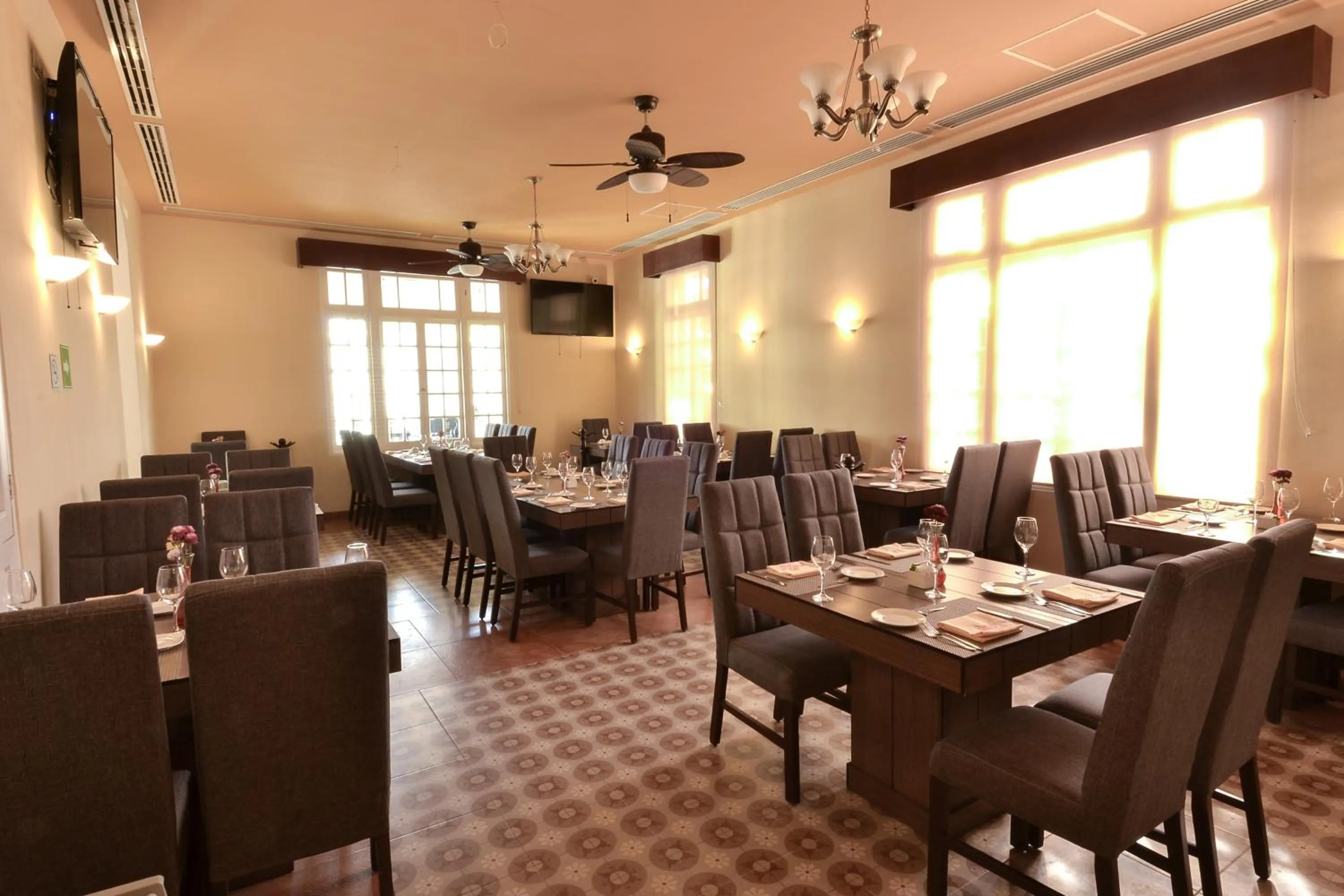 Restaurant/places to eat in Hotel Boutique Real San Juan Center