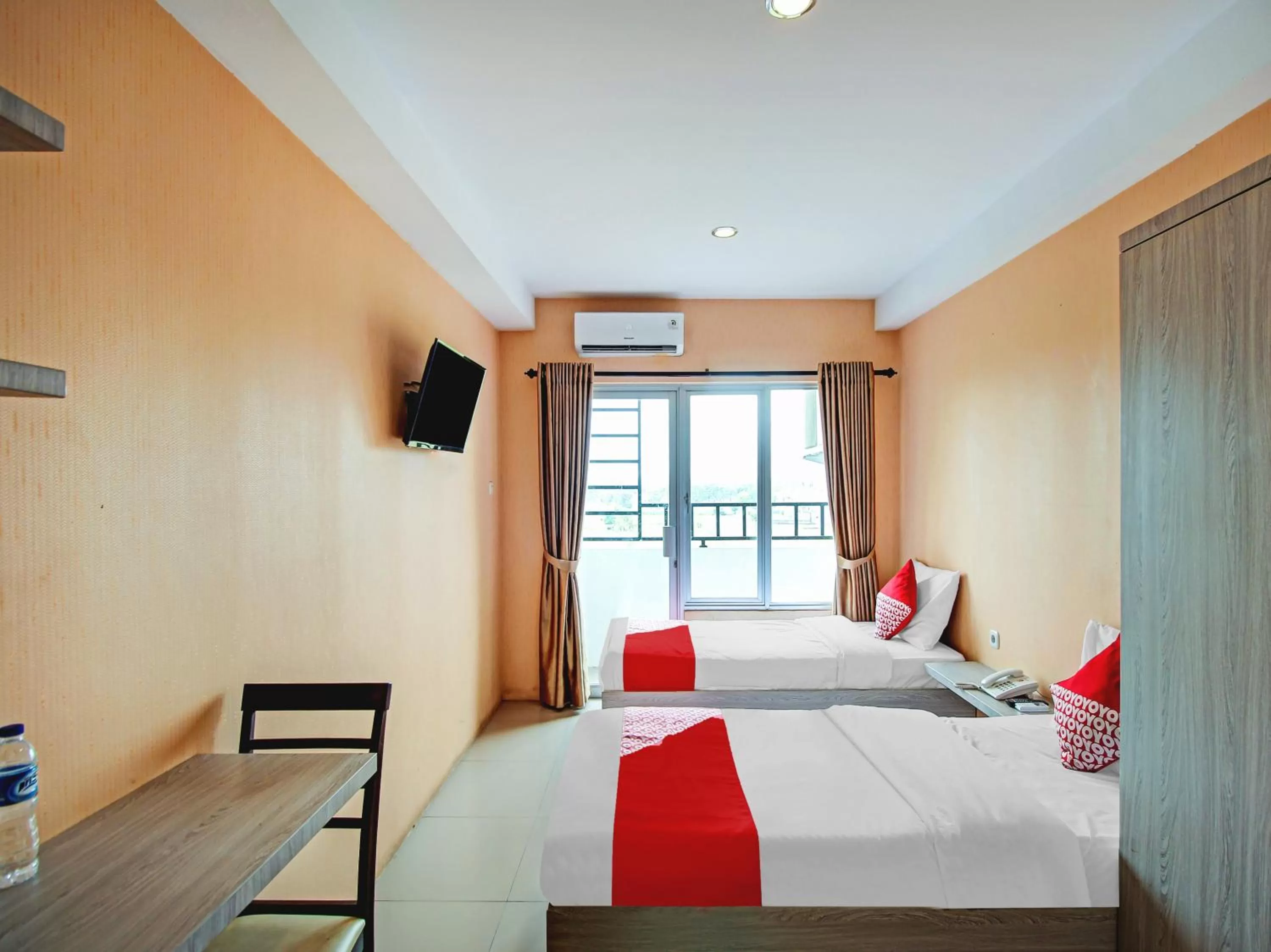 Bedroom, Bed in Hotel O Tridasa