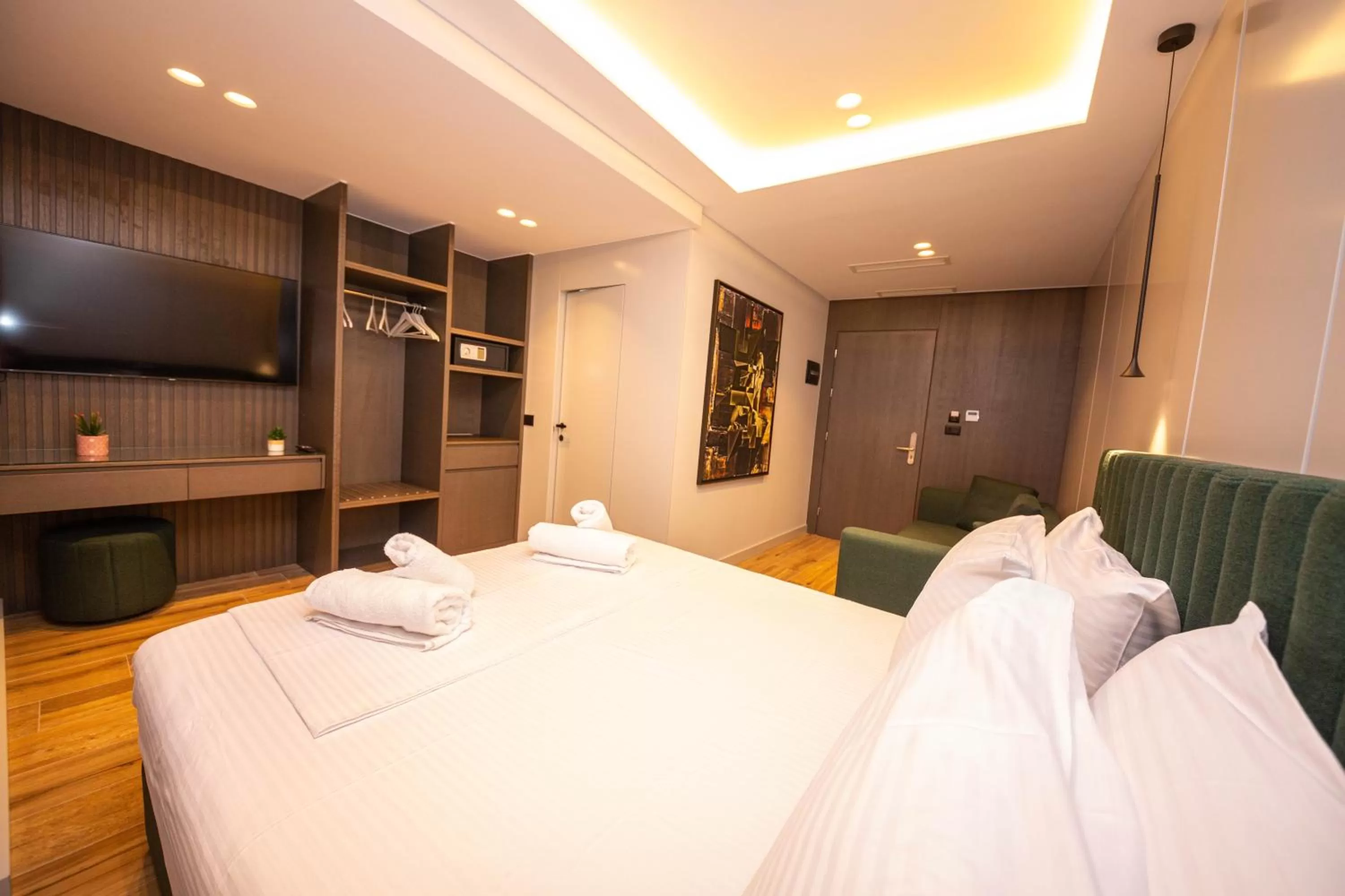 Bedroom, Bed in Hotel Lili-1