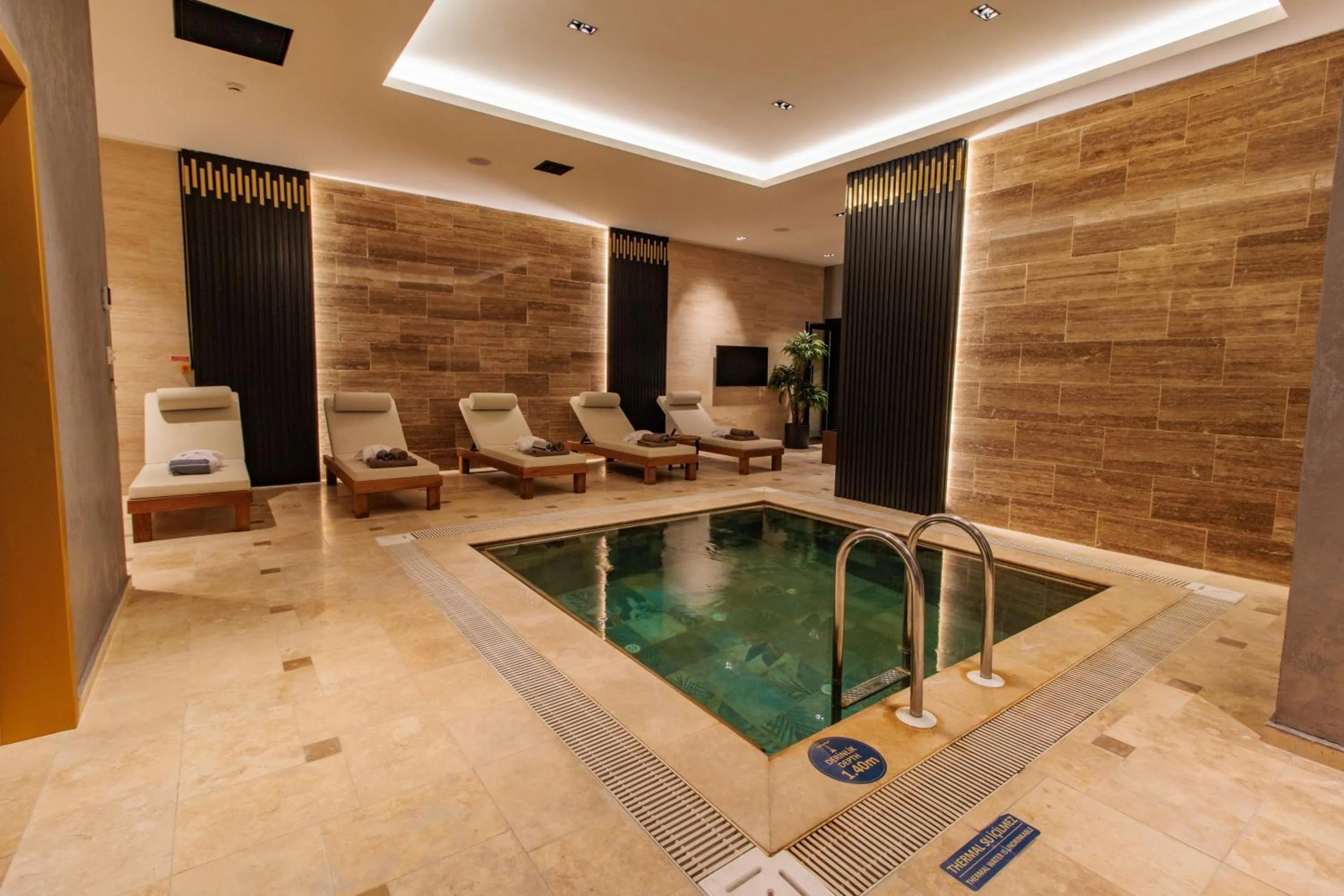Spa and wellness centre/facilities in Anadolu Hotels Esenboga Thermal