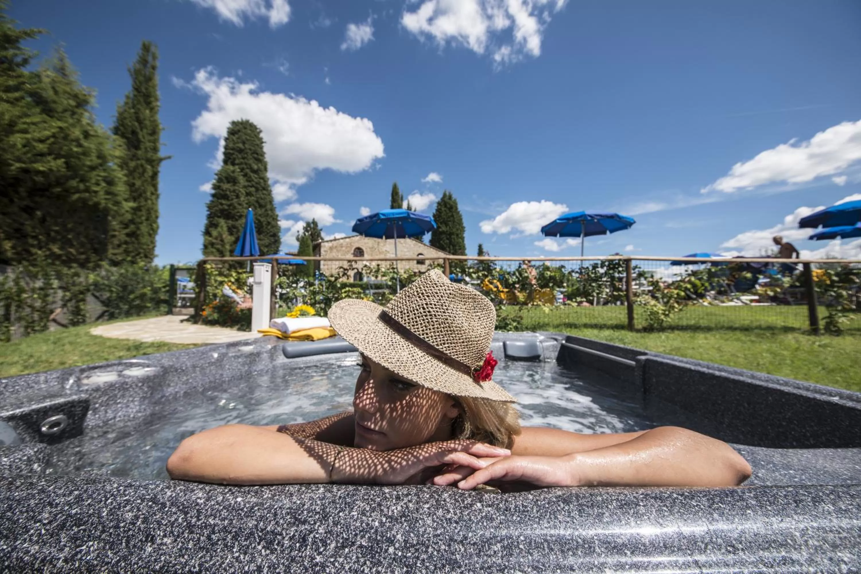 Hot Tub in Hotel Belvedere Di San Leonino