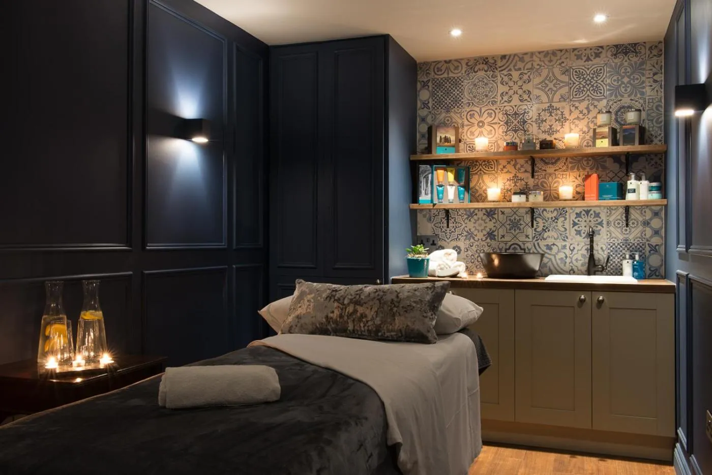 Massage, Bed in Burley Manor