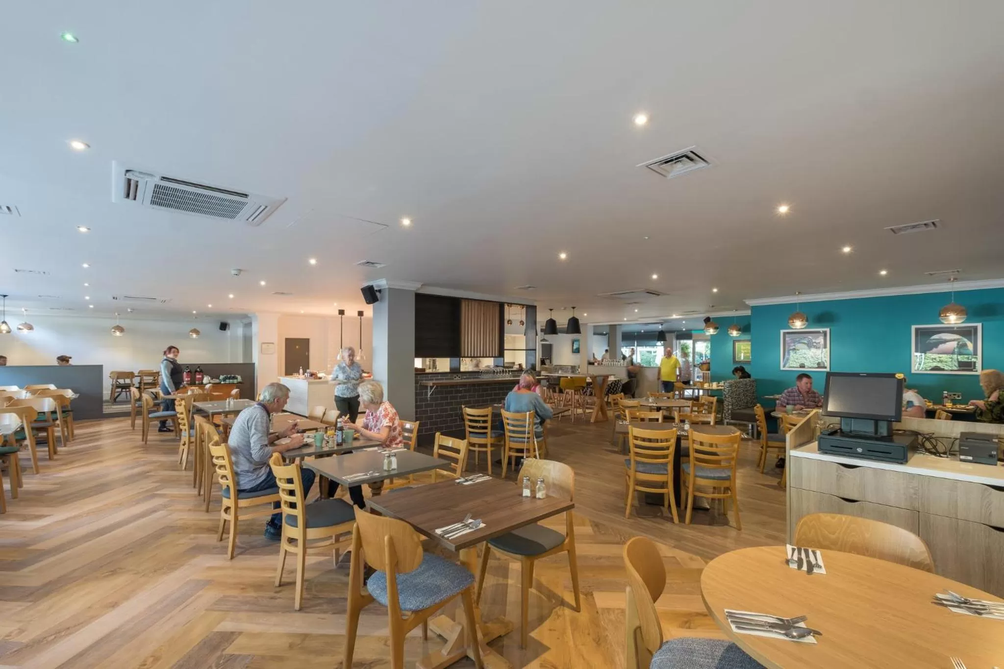 Restaurant/places to eat in Holiday Inn Swindon by IHG