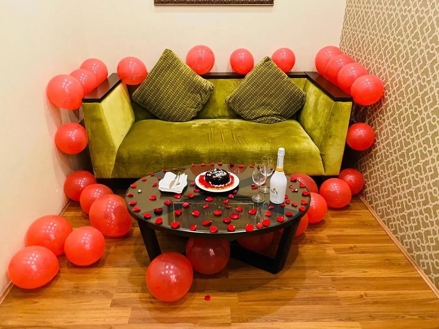 Living room in Four Points by Sheraton Srinagar