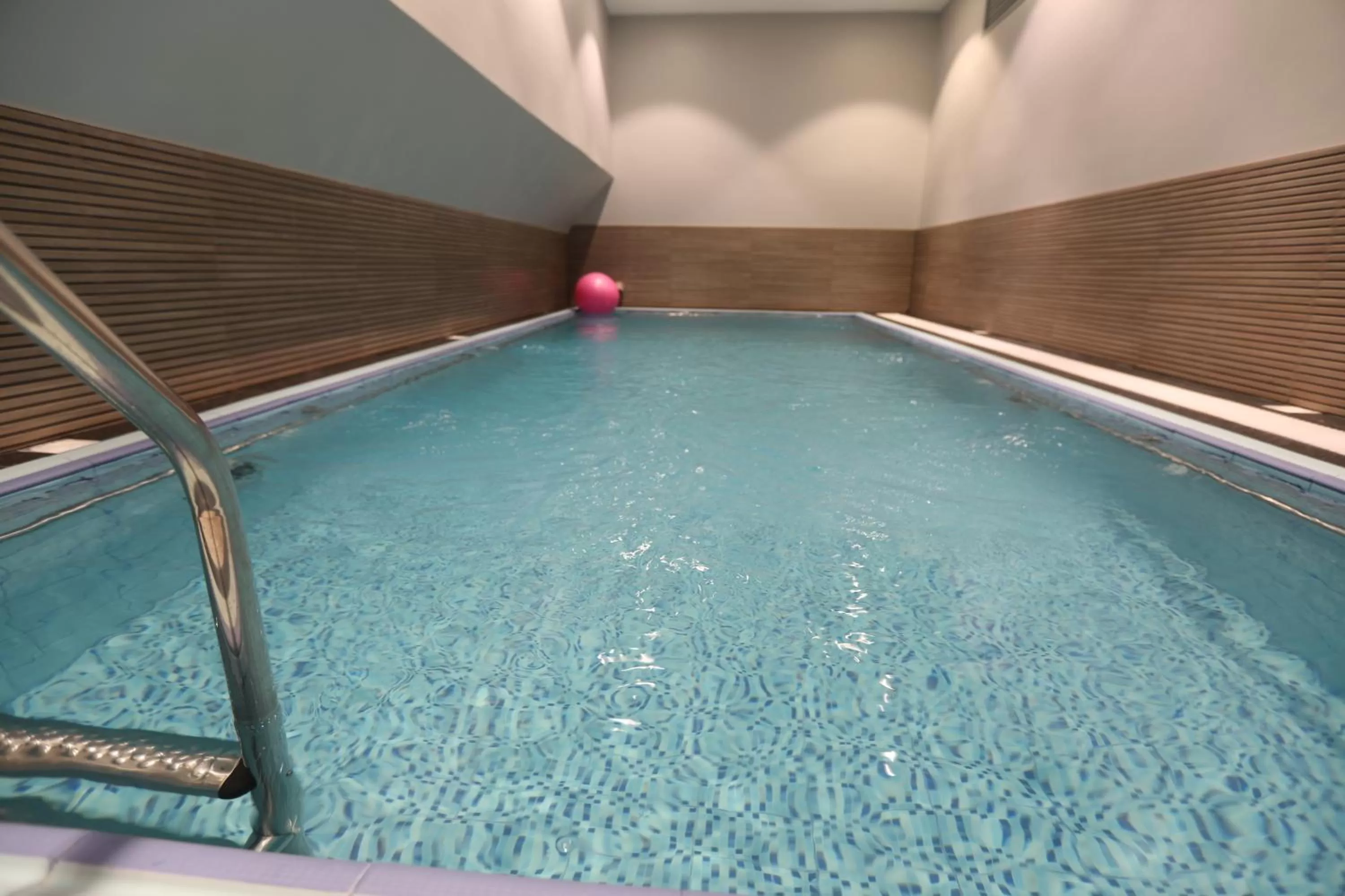 Swimming pool in South Hotel Suites