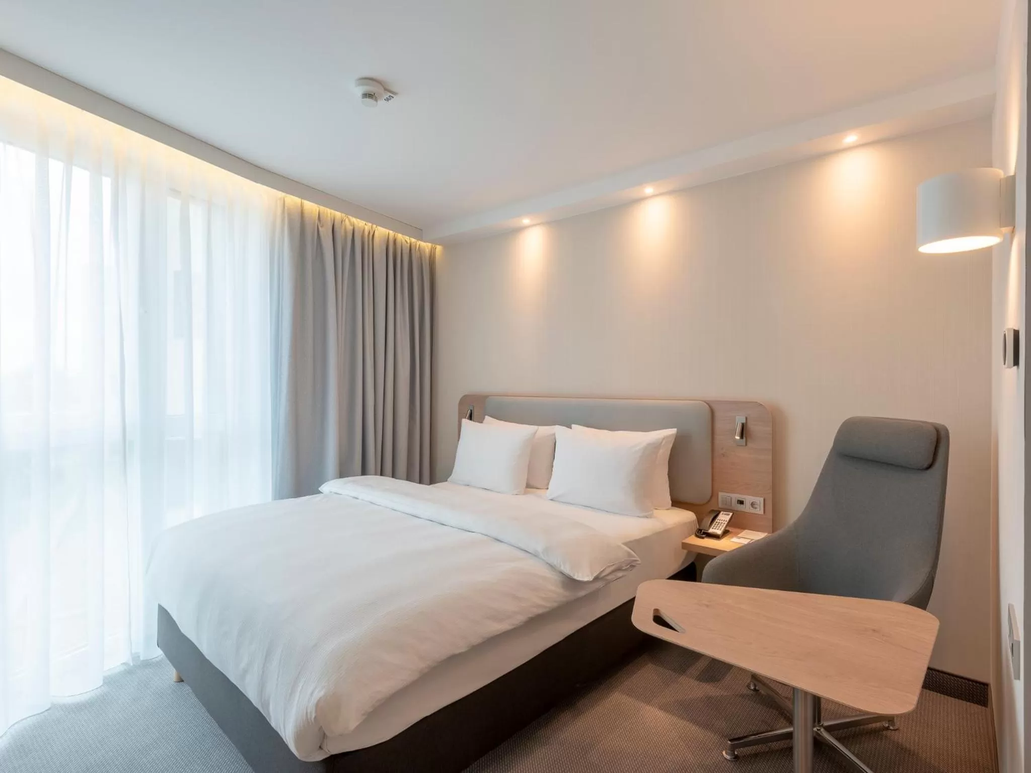 Bed in Holiday Inn Express - Offenbach by IHG