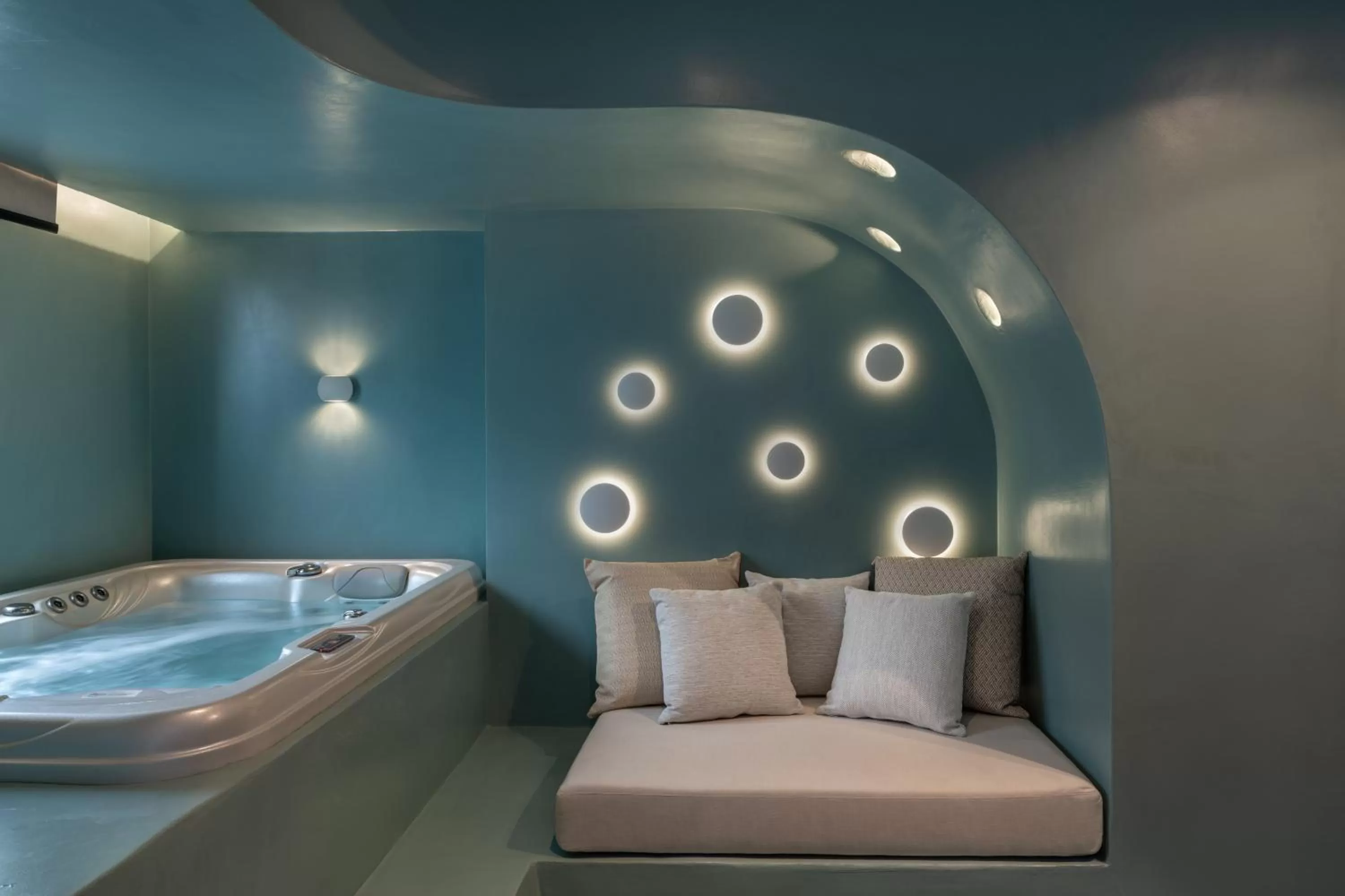 Hot Tub in Argo Boutique Hotel