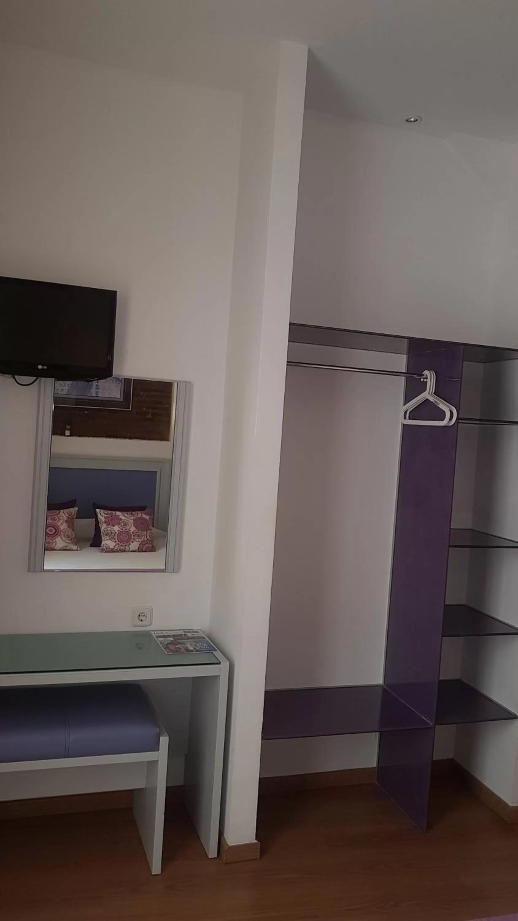 Photo of the whole room in Hotel y Apartamentos Doña Lola