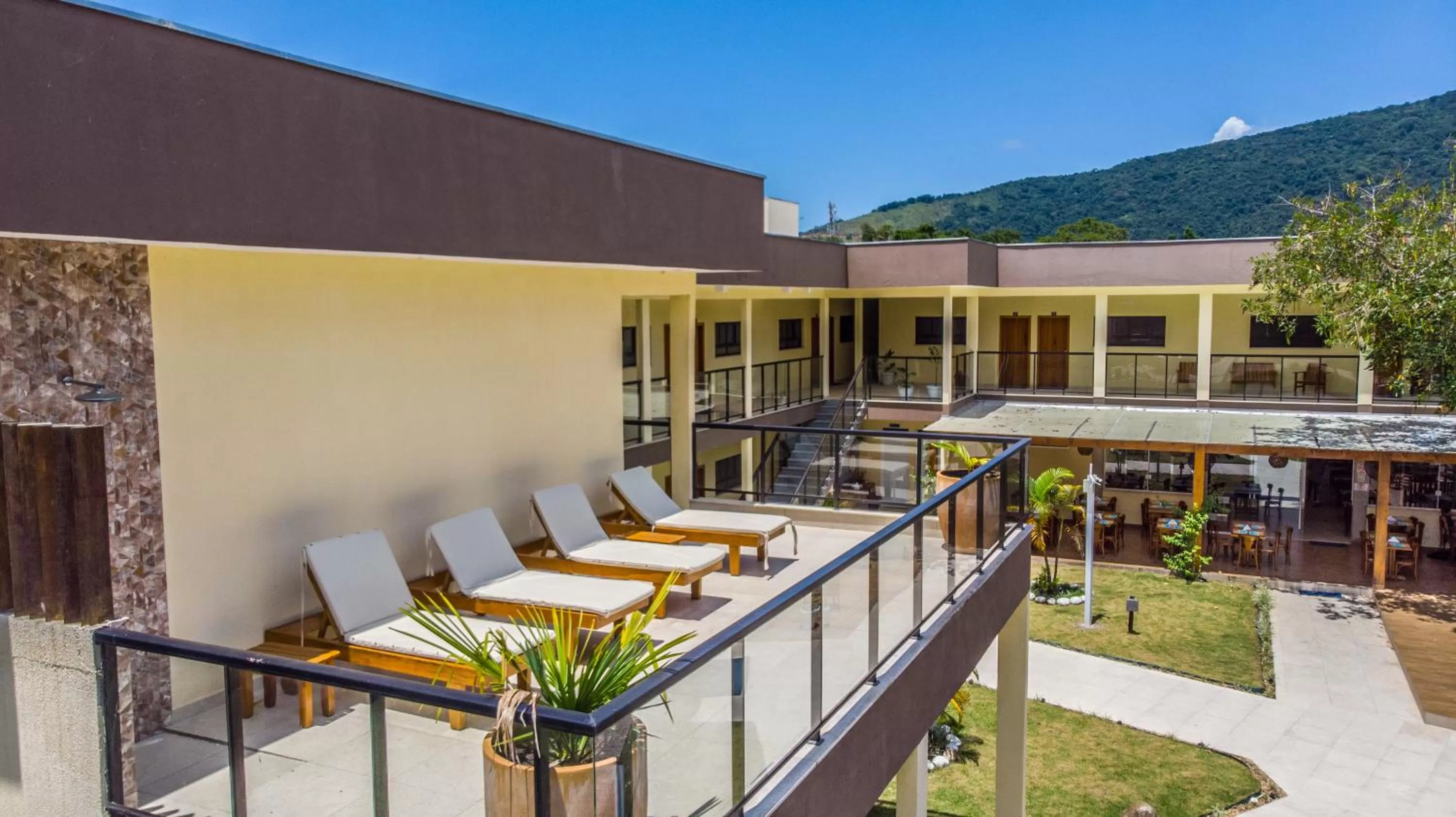 Garden, Property Building in Pousada Ilha Vitoria