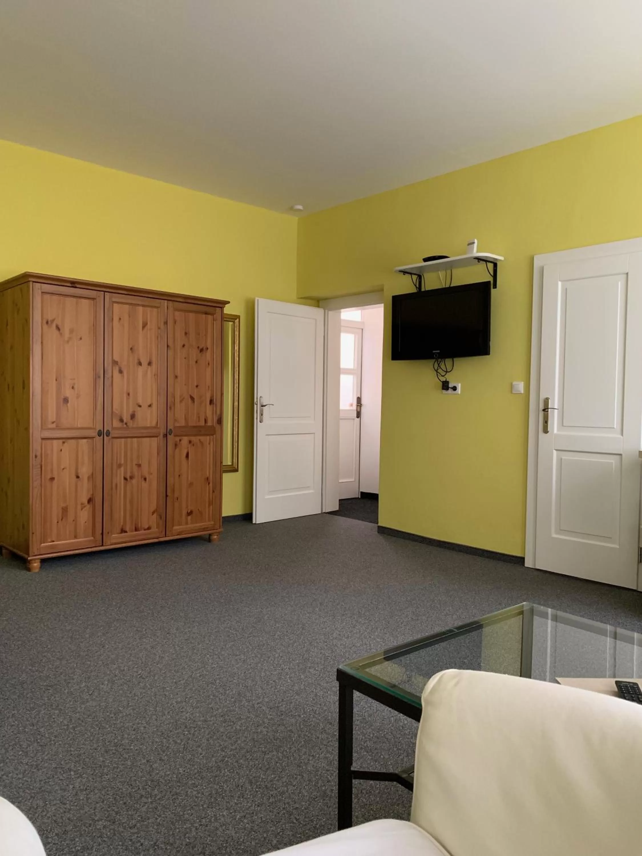 Living room, TV/Entertainment Center in Apartma La Provence