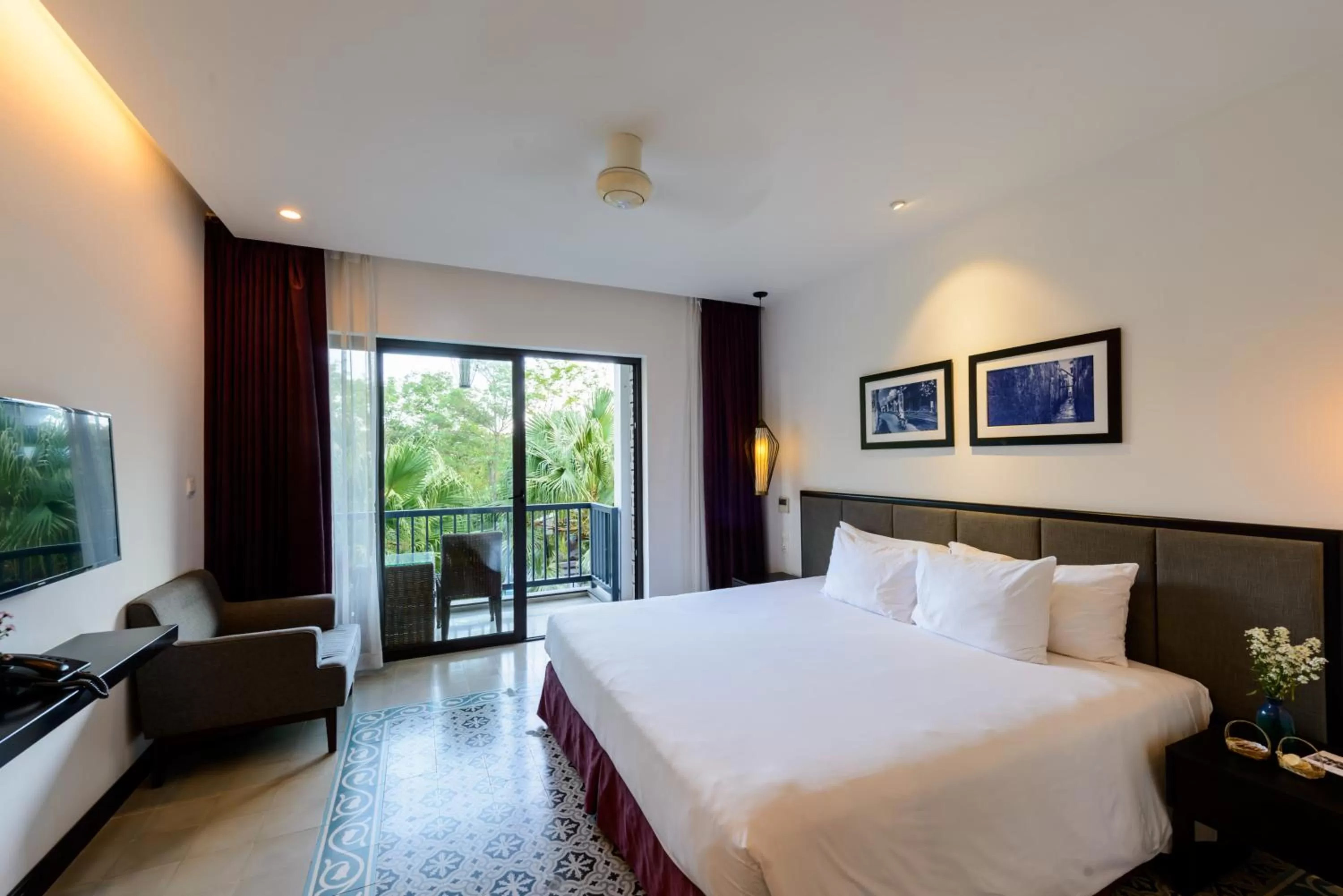 TV and multimedia, Bed in SENVILA Boutique Resort & Spa