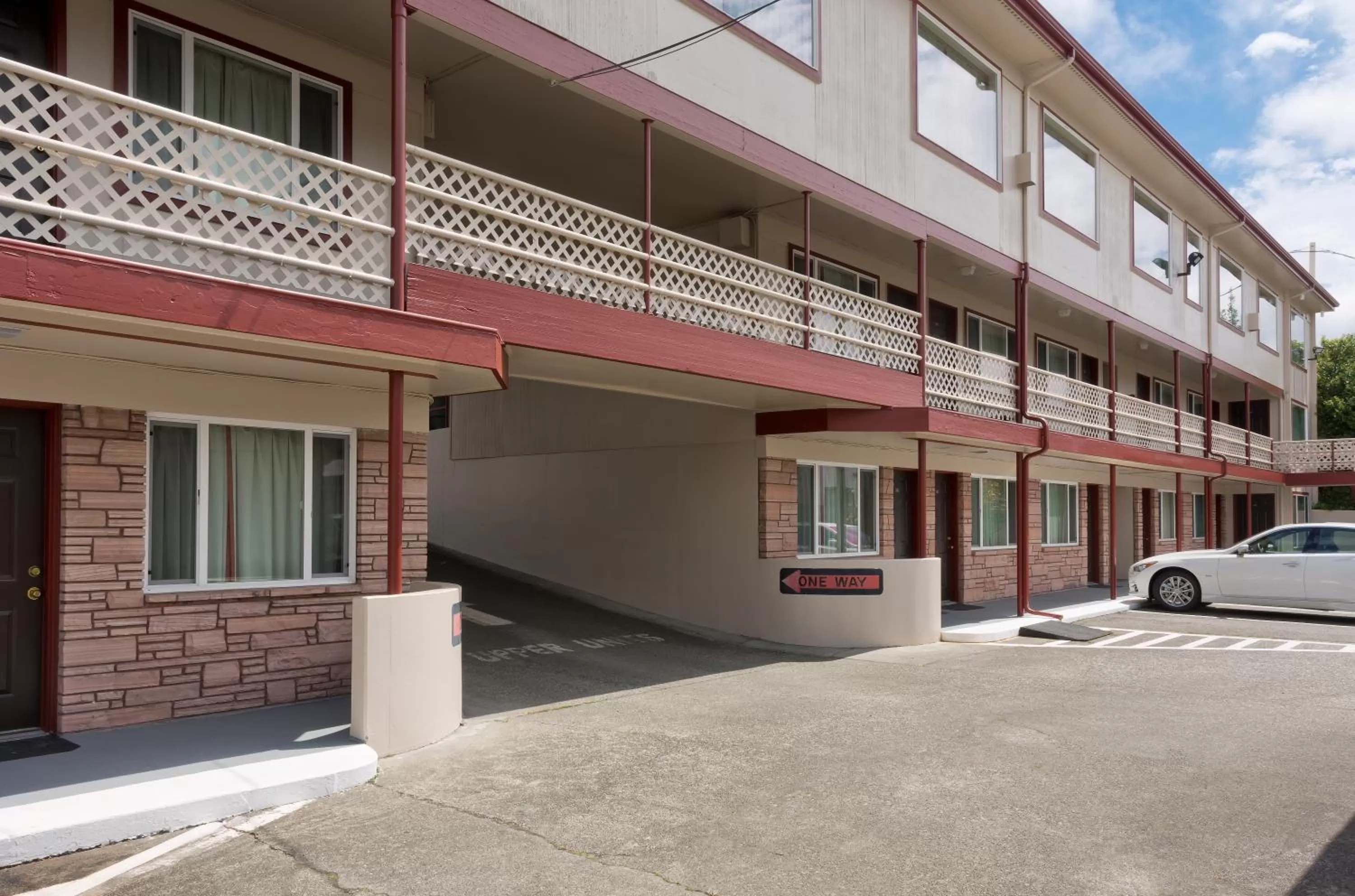 Property building in Flagstone Motel