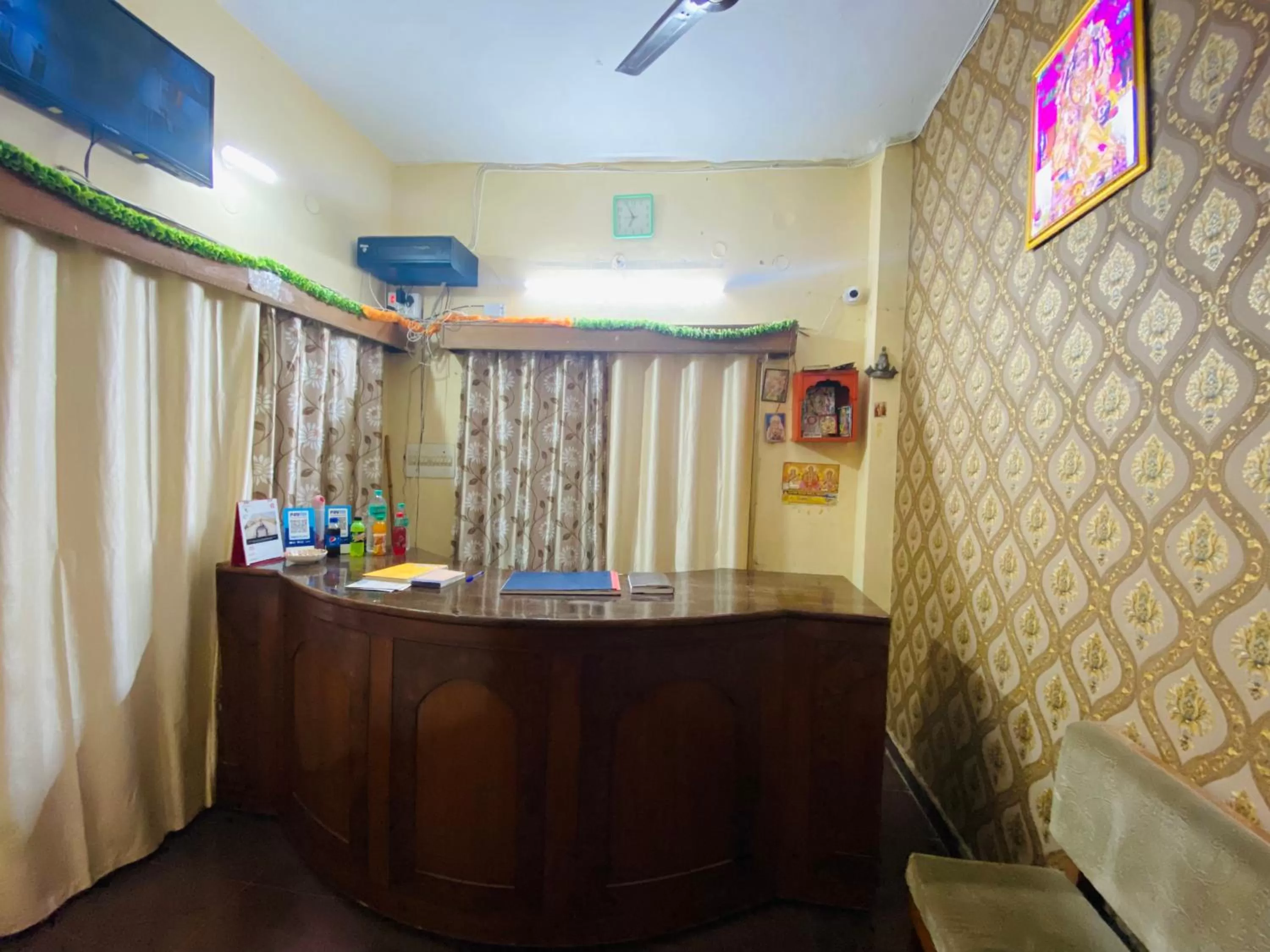 Property building, Lobby/Reception in Pitambra Vishranti Grah