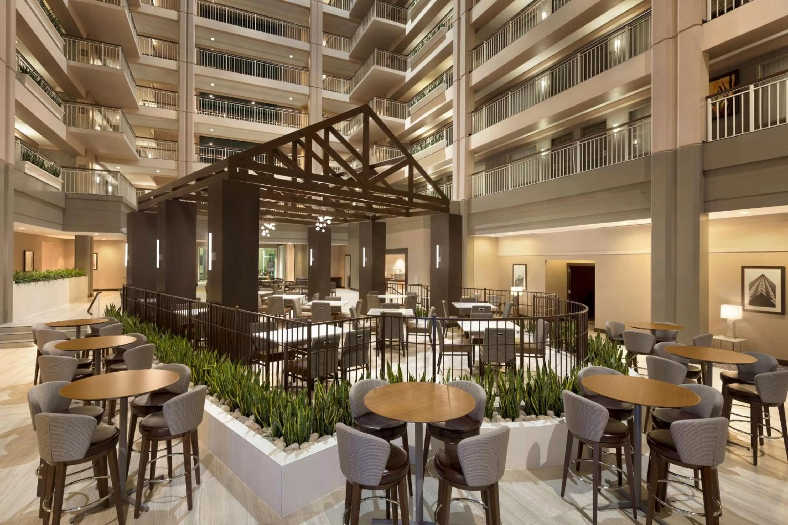 Lobby or reception in Embassy Suites by Hilton Chicago Lombard