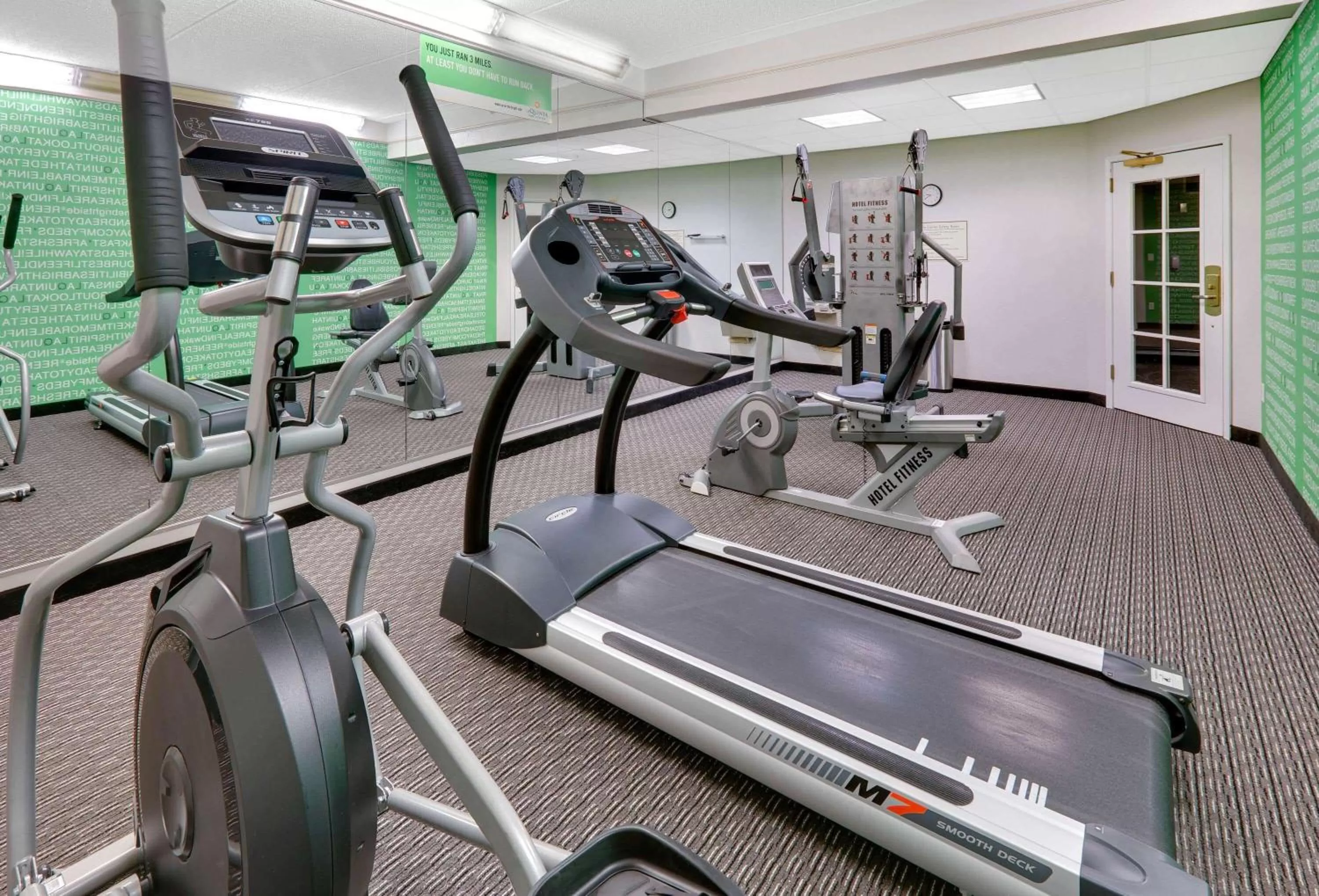 Fitness centre/facilities in La Quinta by Wyndham Dallas North Central