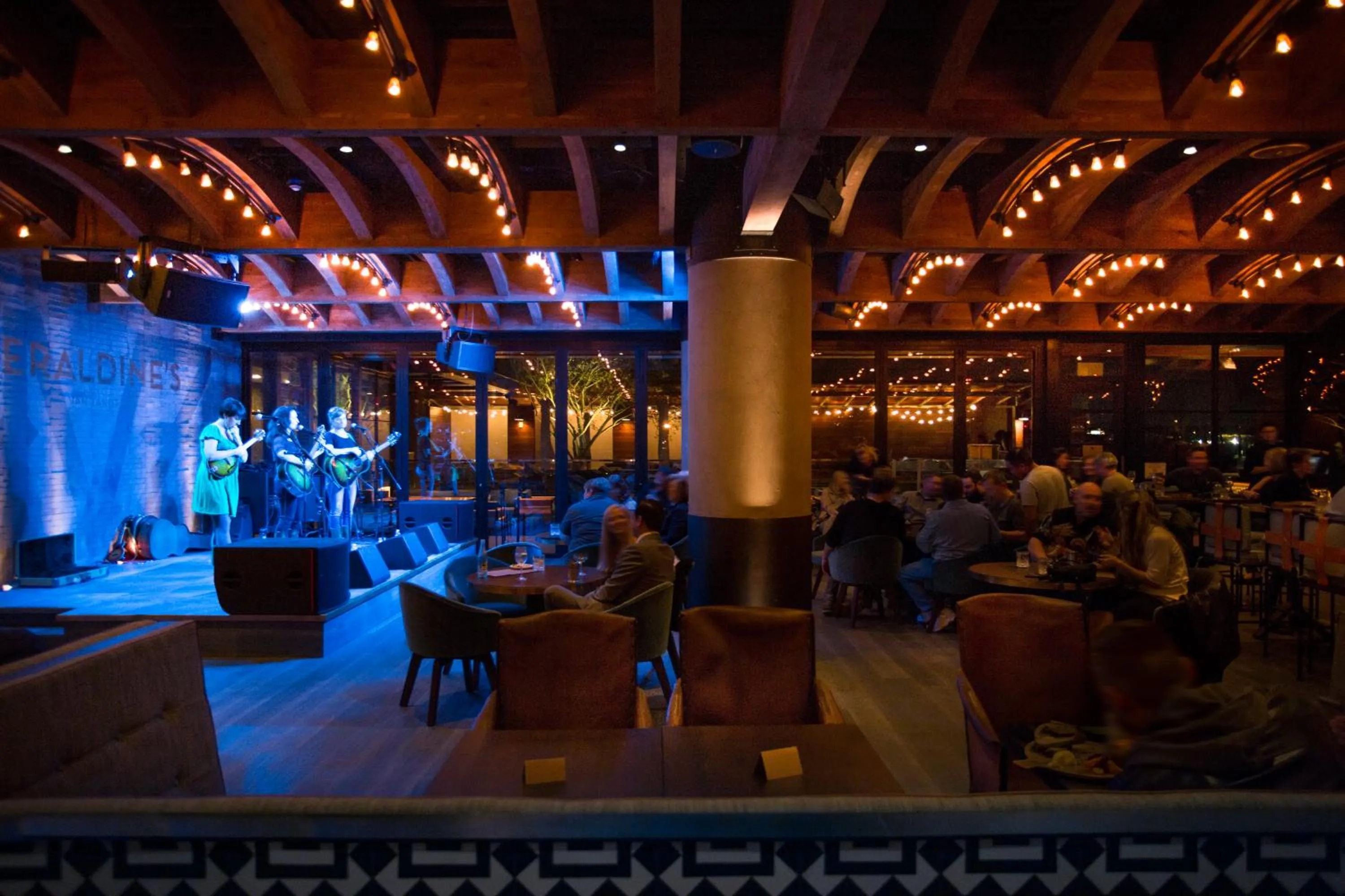 Restaurant/places to eat in Hotel Van Zandt