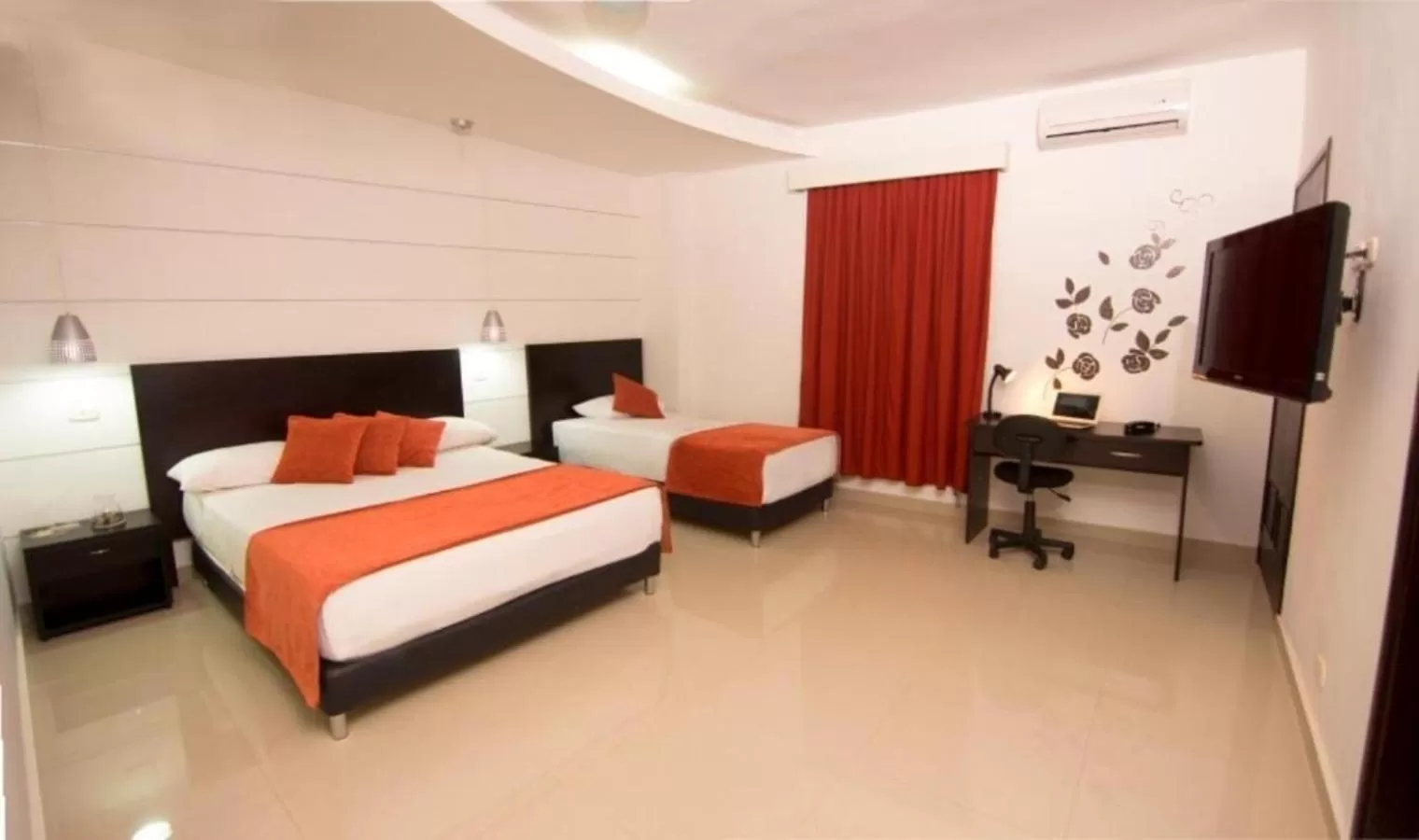 Photo of the whole room, Bed in Park Hotel