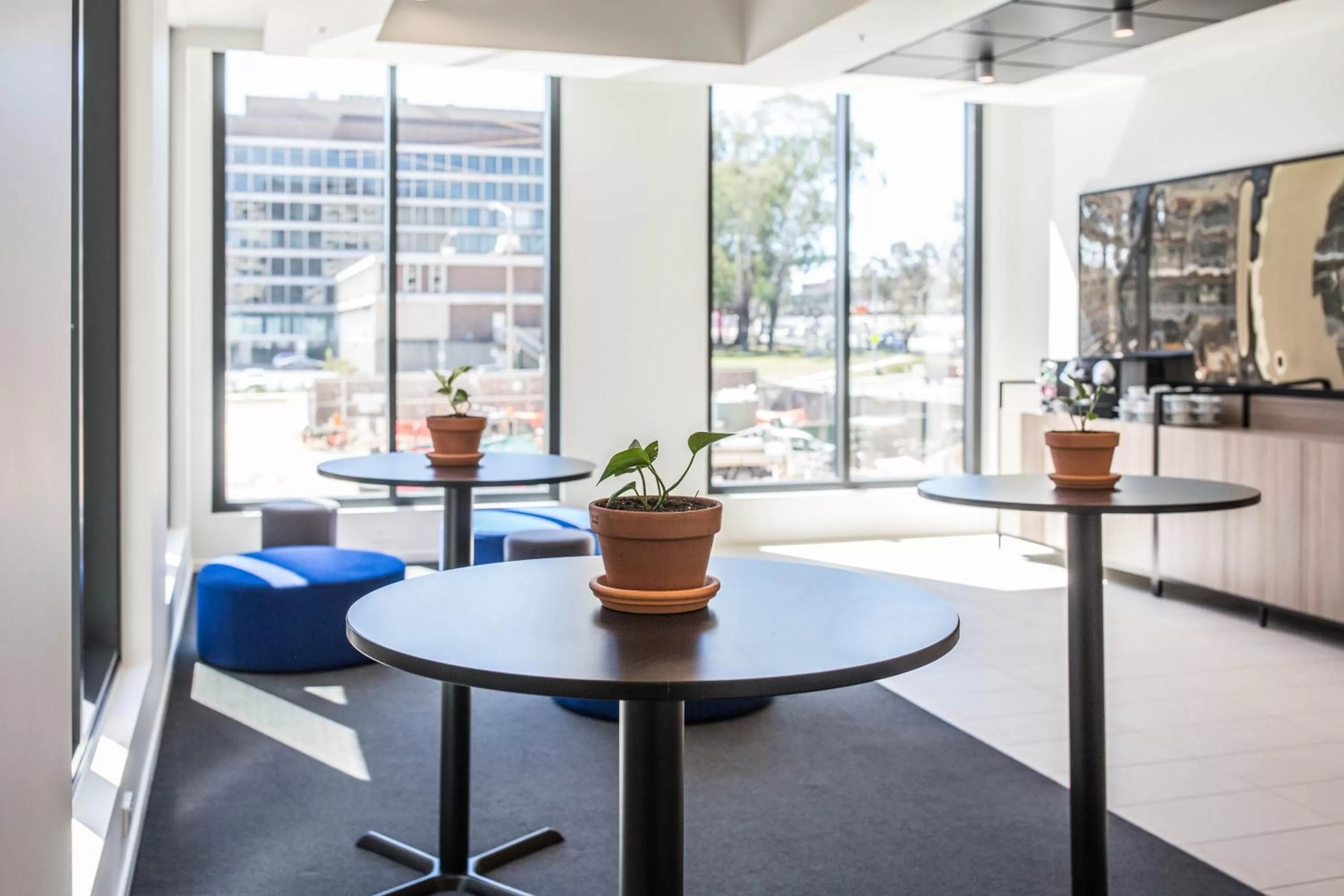 Lobby or reception in Mantra MacArthur Hotel