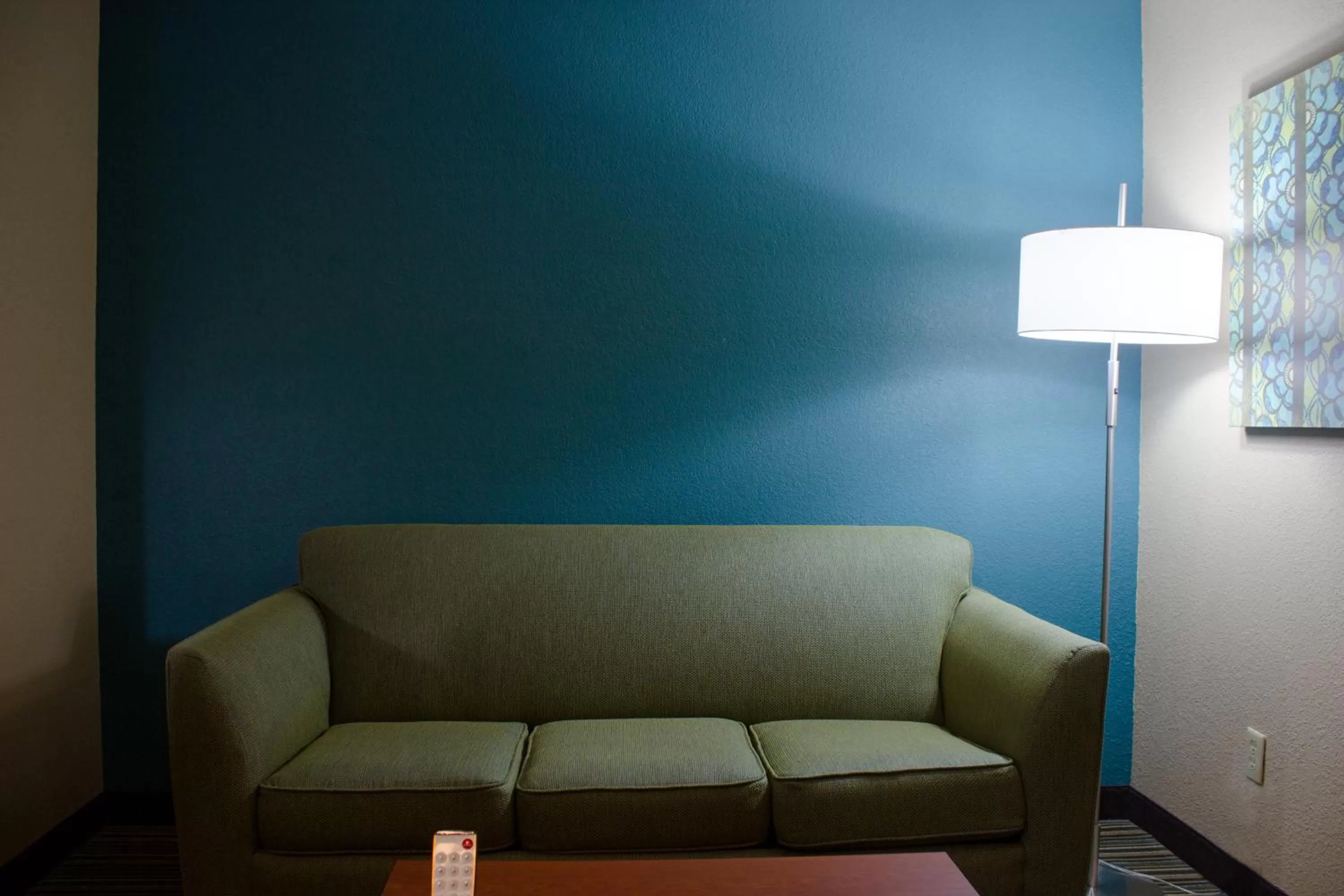 Living room in BEST WESTERN Plus Menomonie Inn & Suites