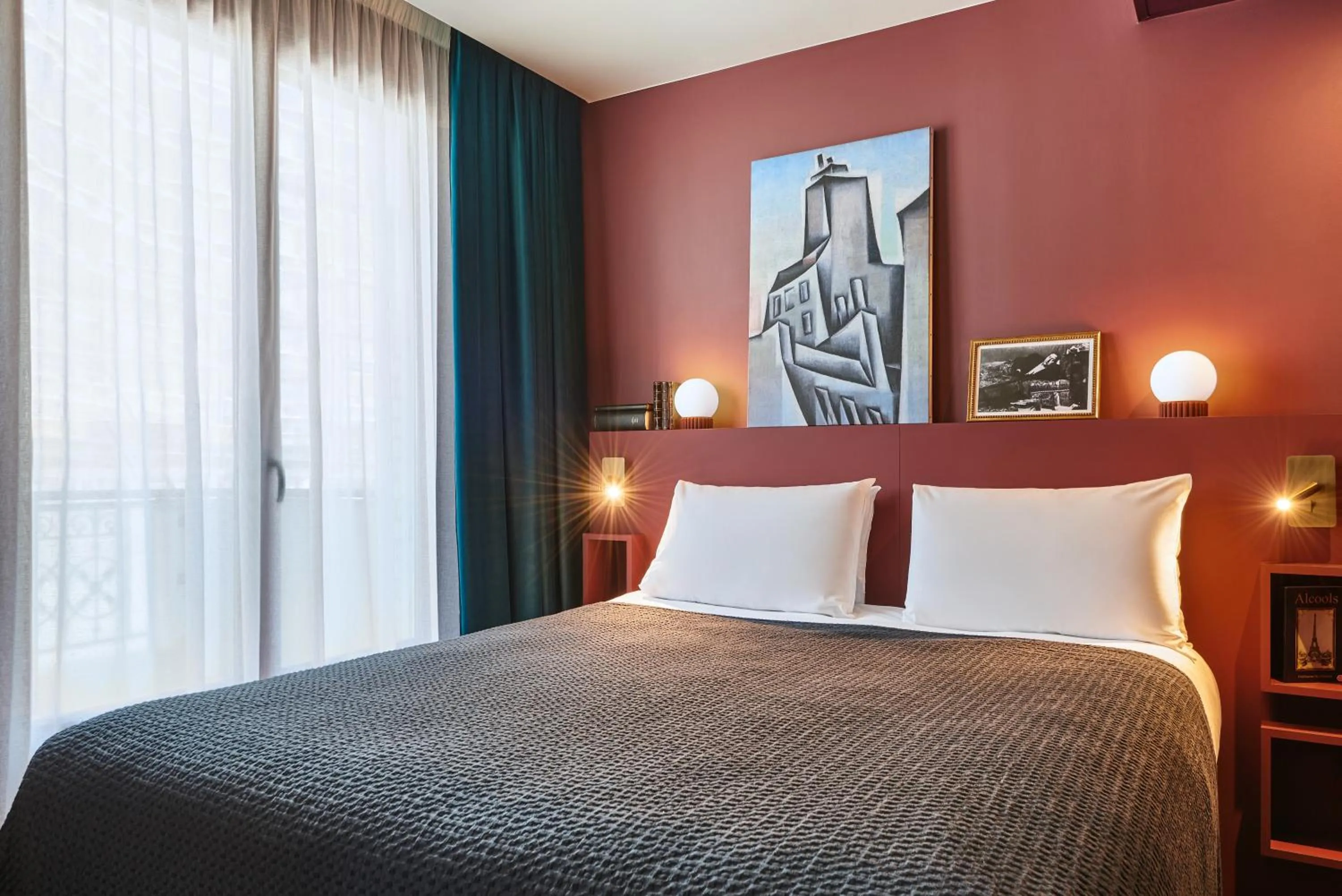 Bed in Mercure Paris Tour Eiffel Pont Mirabeau