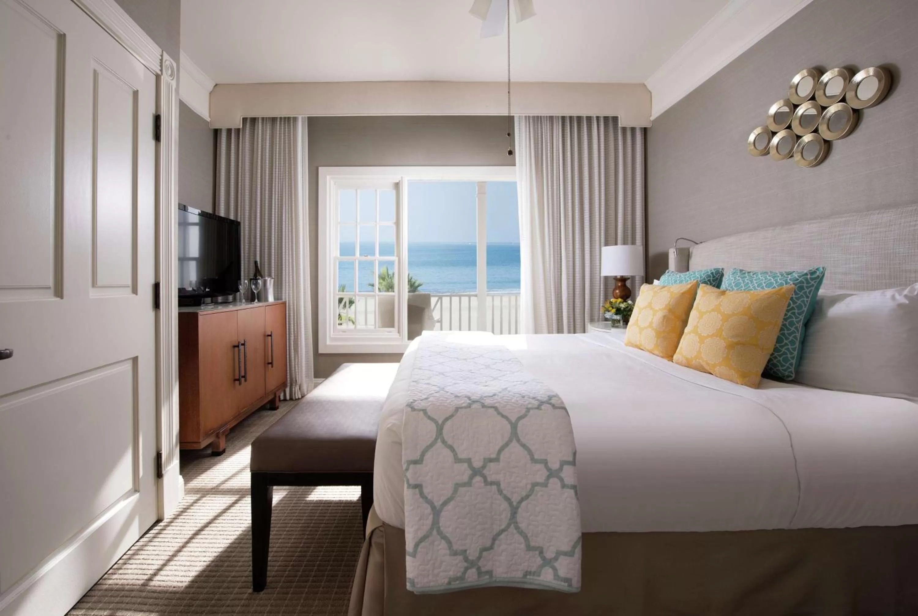 Victorian Signature Suite in Hotel del Coronado, Curio Collection by Hilton