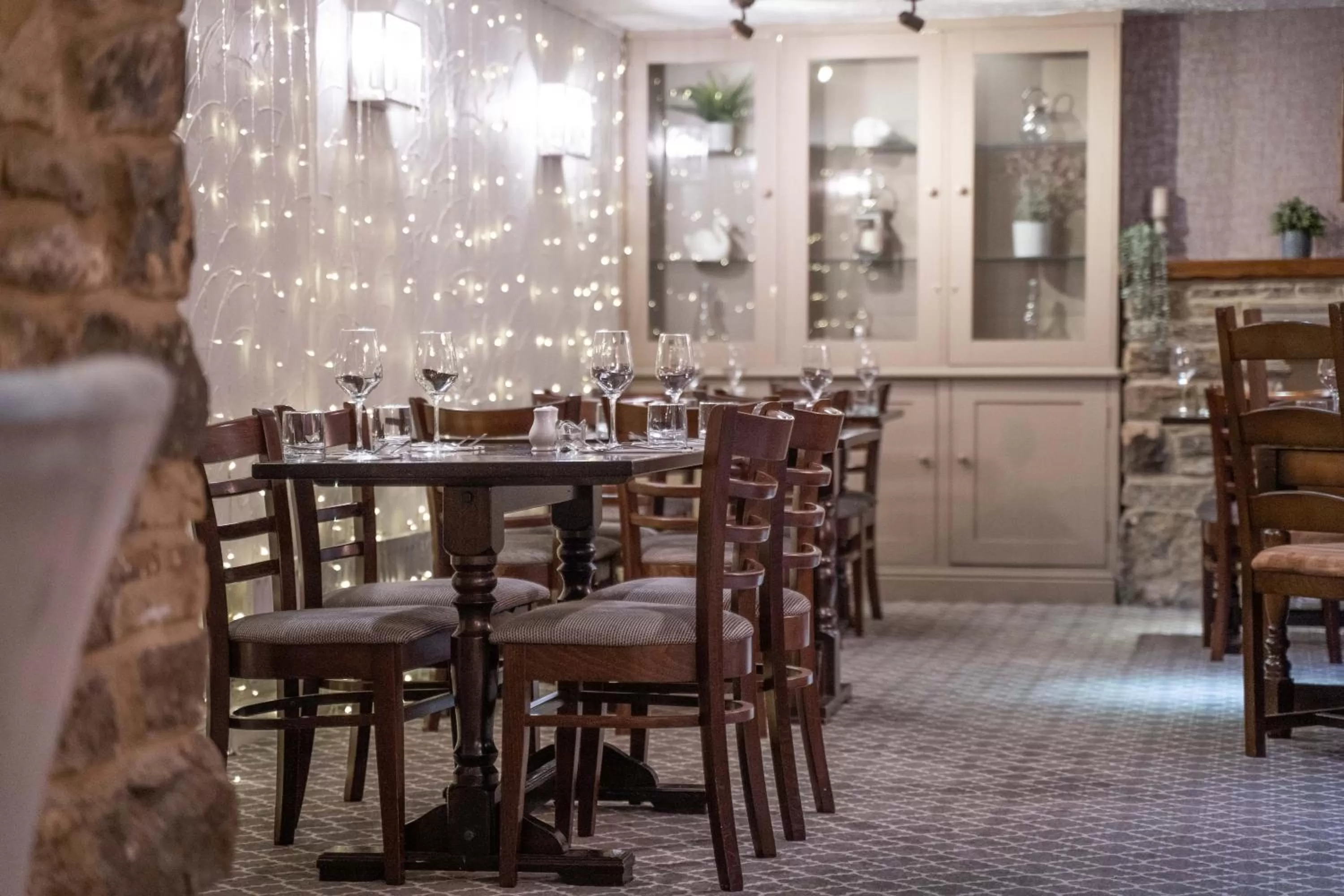 Restaurant/places to eat in Black Horse Hotel