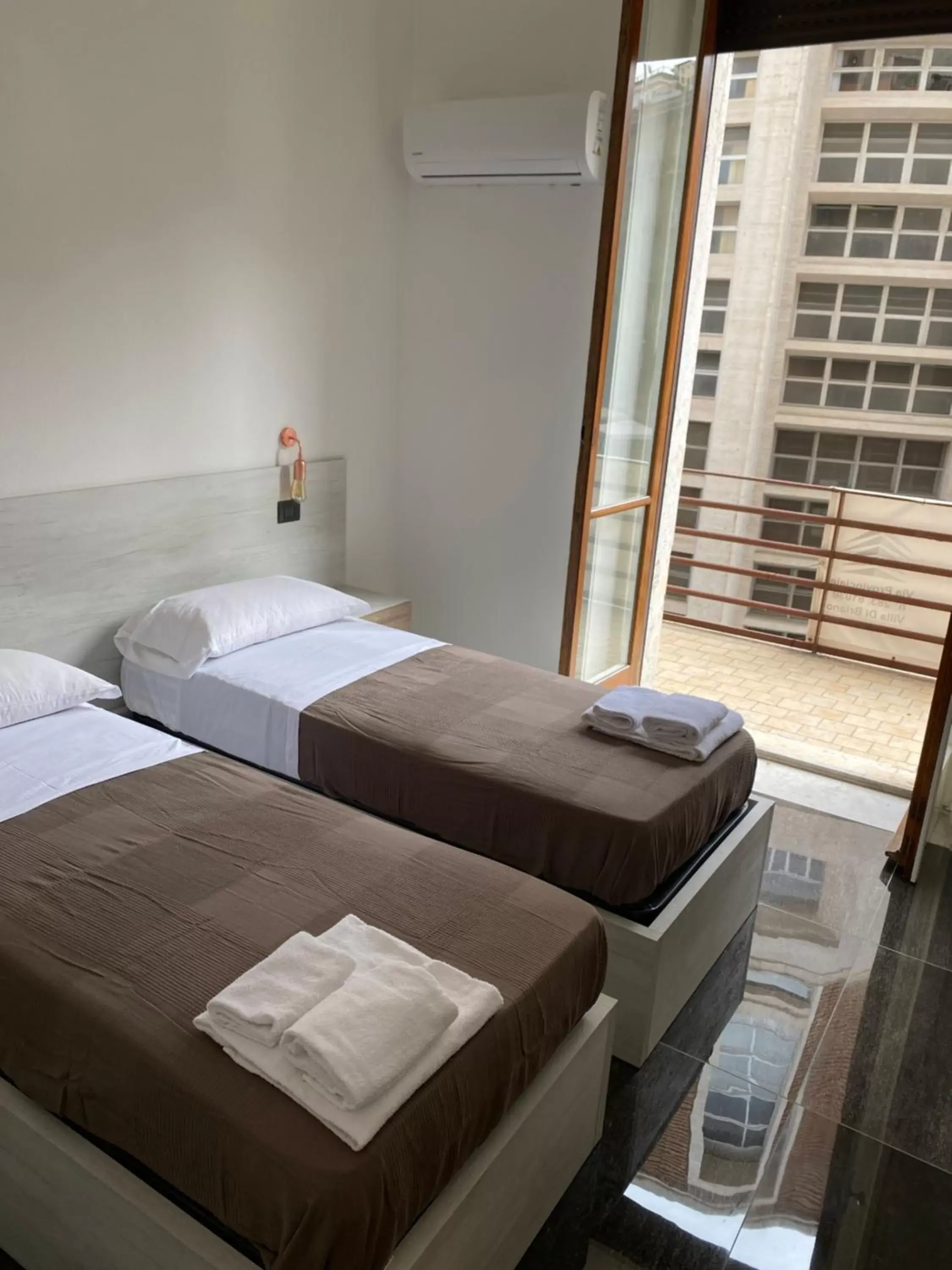 Double or Twin Room with Private Bathroom in Hall inn B&B in Chiostro Double or Twin Room with Private Bathroom in Hall inn B&B in Chiostro