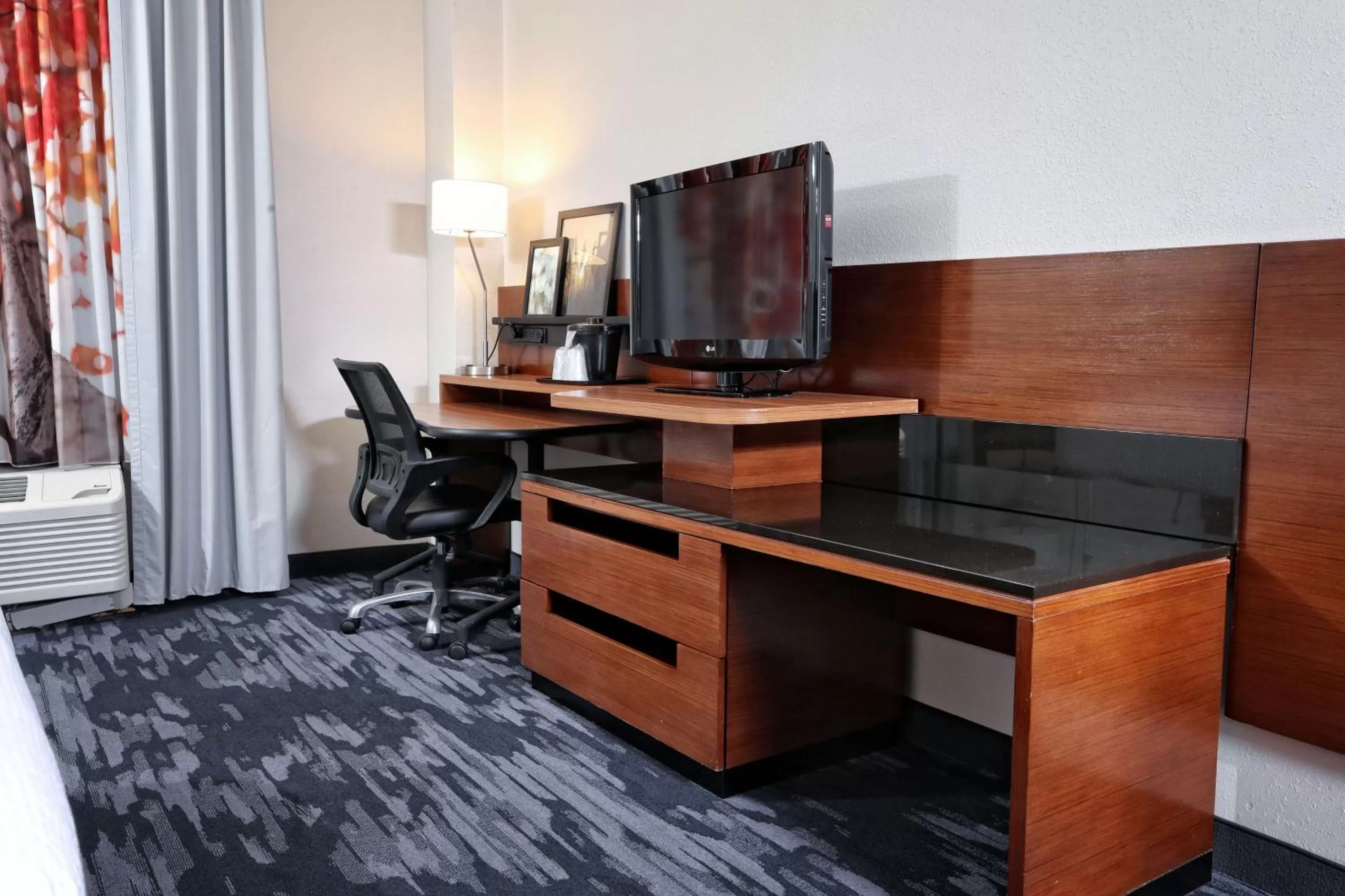 Photo of the whole room in Fairfield Inn & Suites by Marriott Charleston North/Ashley Phosphate