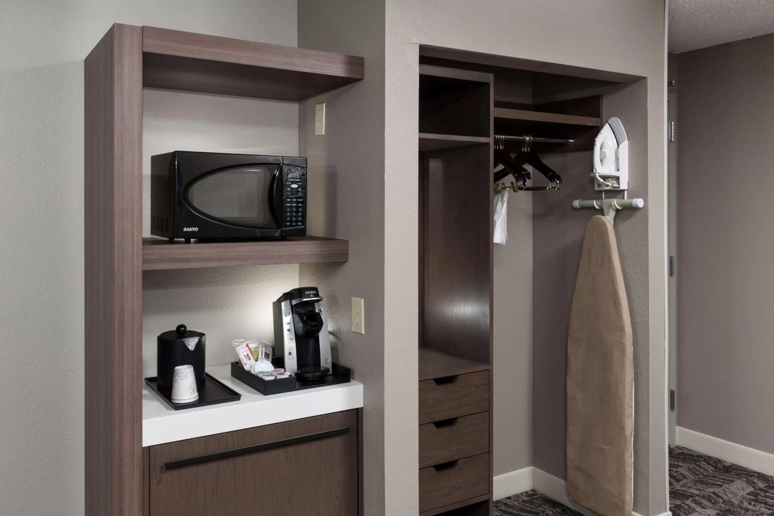 Living room in Hilton Garden Inn Savannah Airport