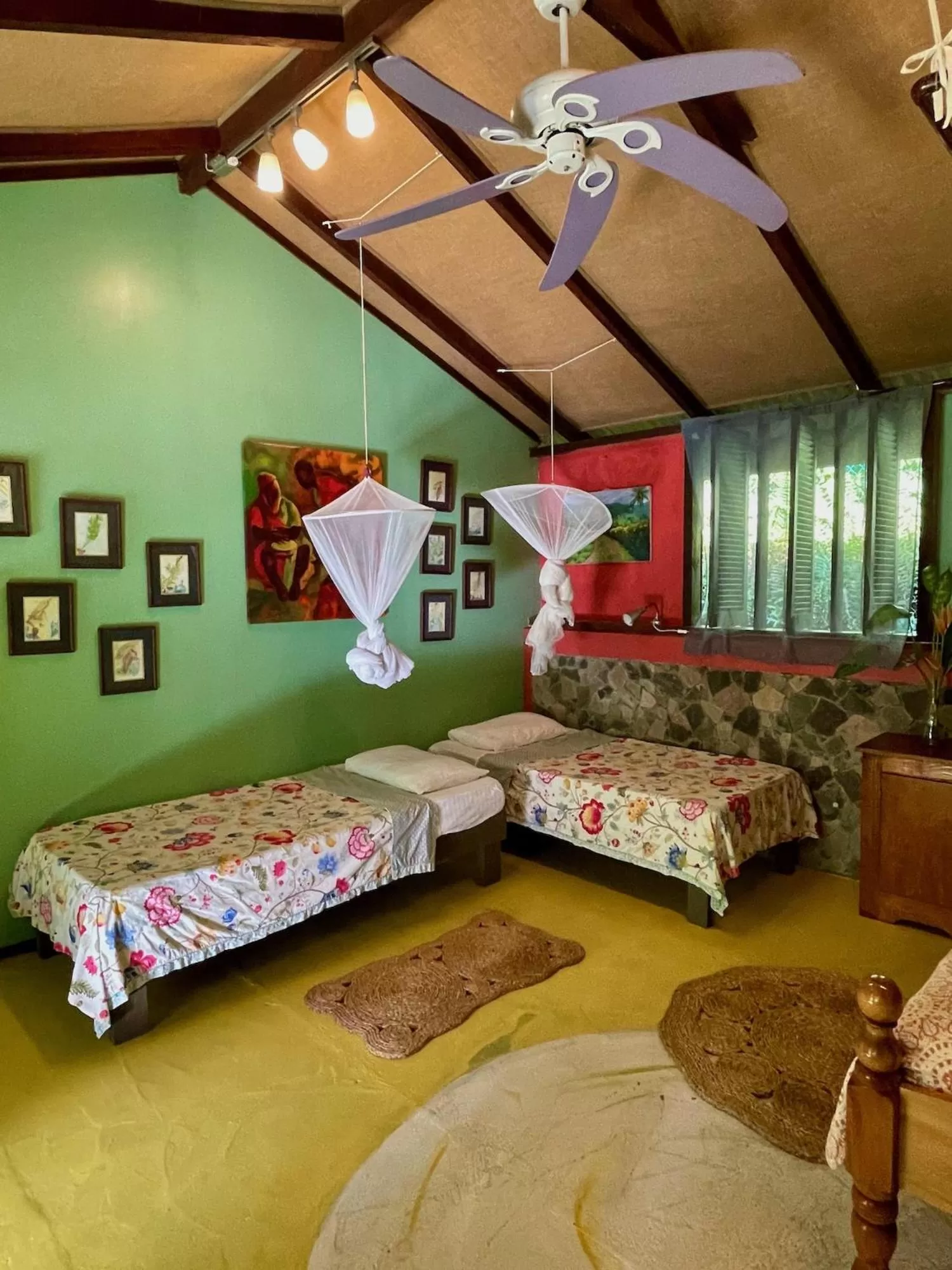 Bedroom, Bed in Cocoa Cottage