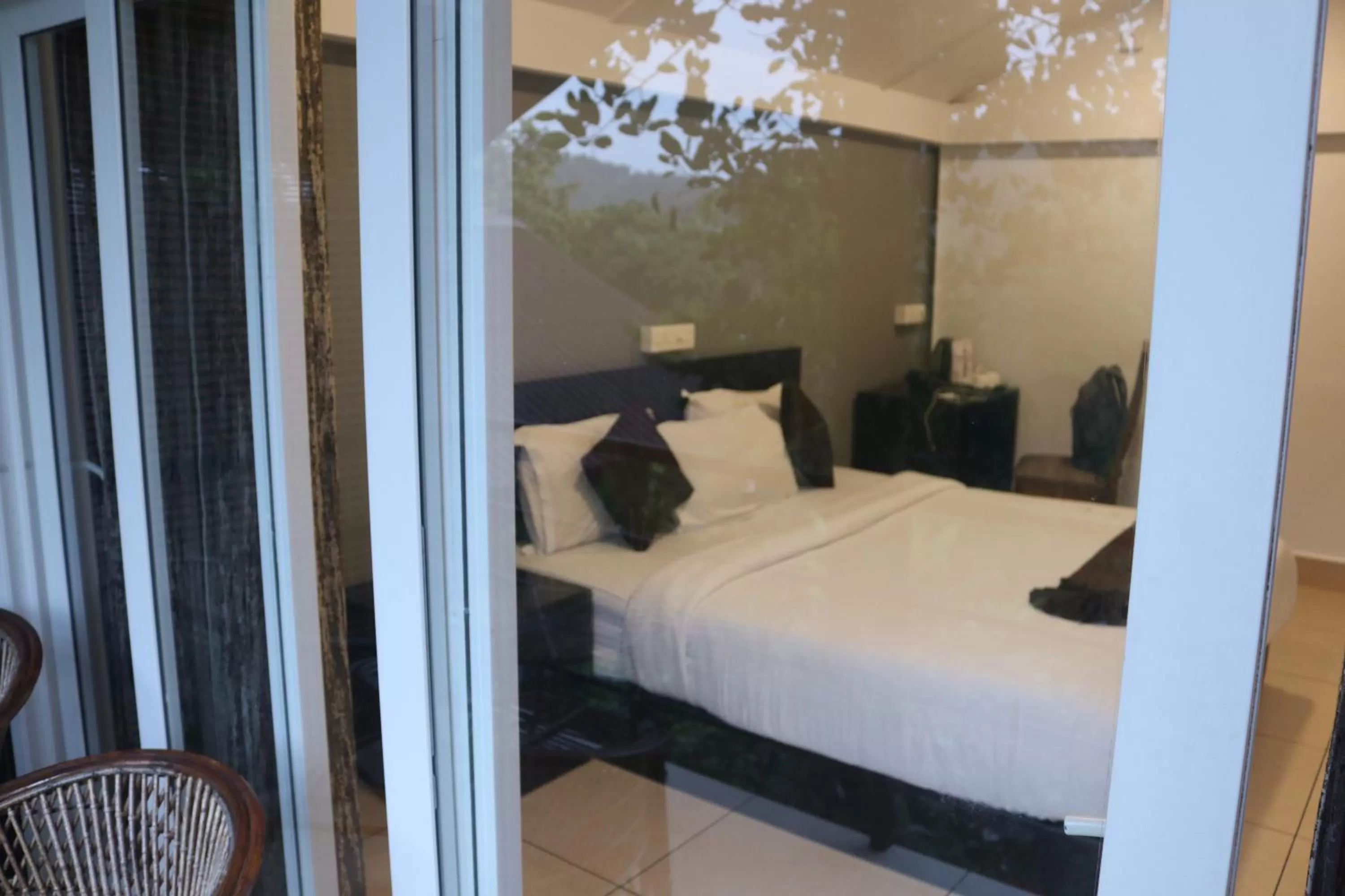 Bedroom, Bed in Edens Munnar