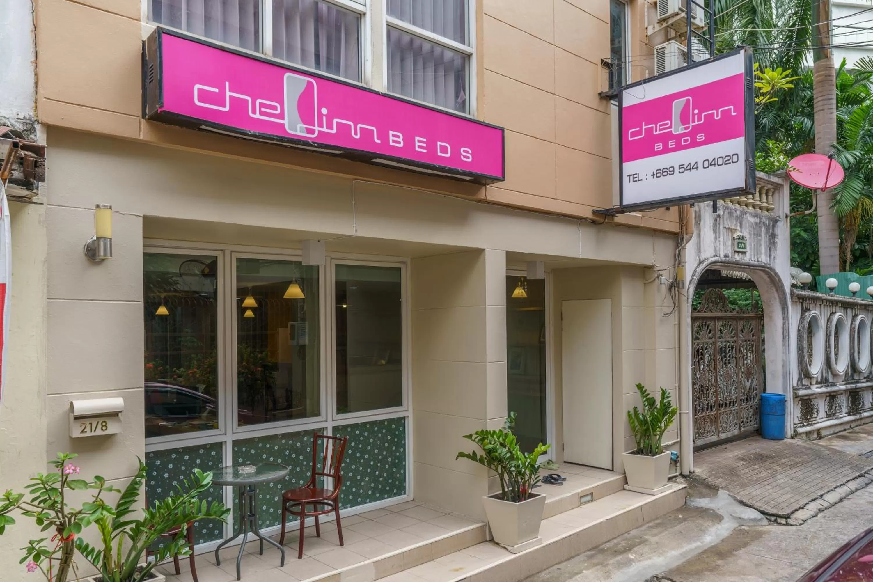 Property building in CheQinn Bed Sukhumvit 4 Nana Plaza