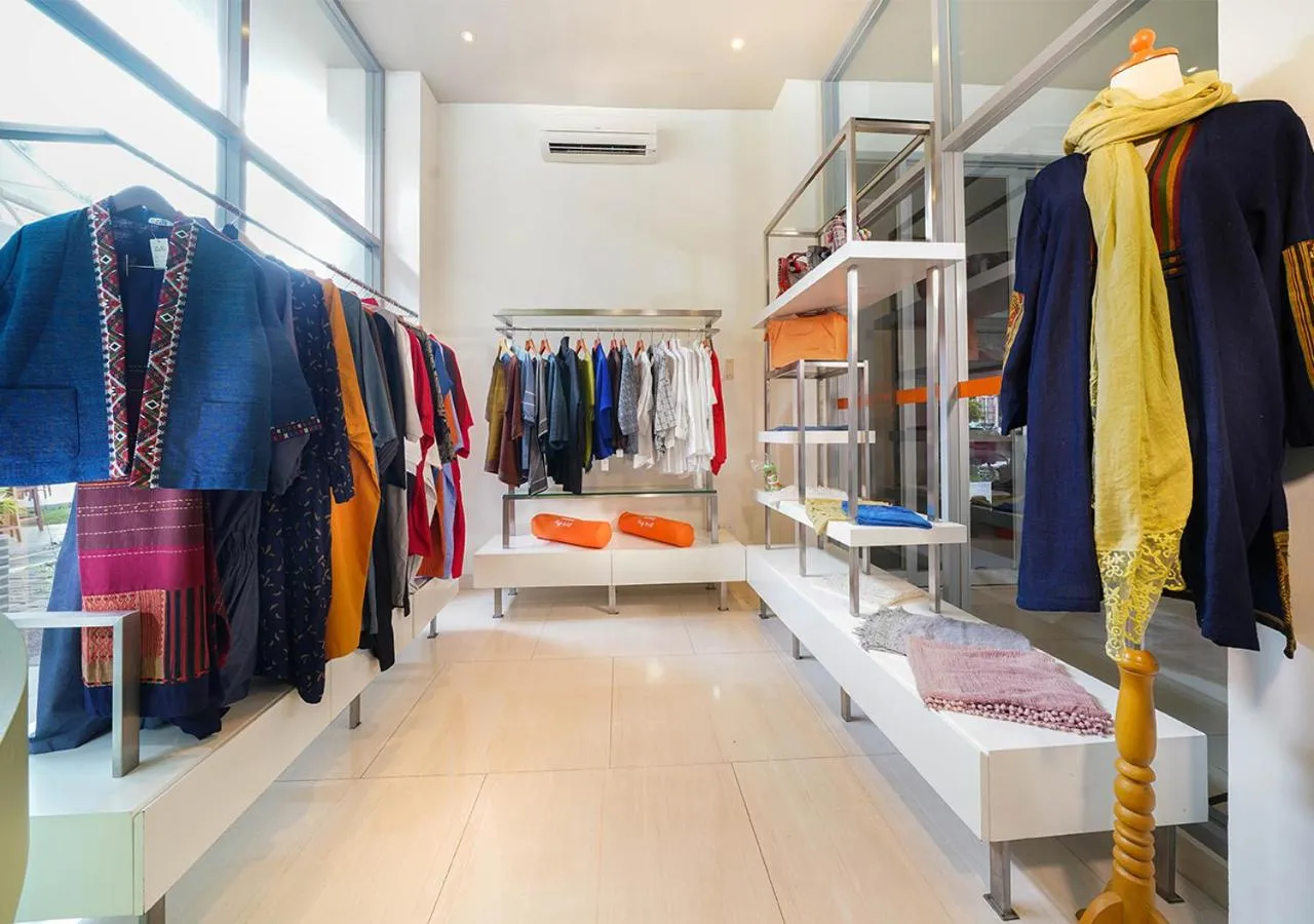 On-site shops in HARRIS Hotel Sentul City Bogor