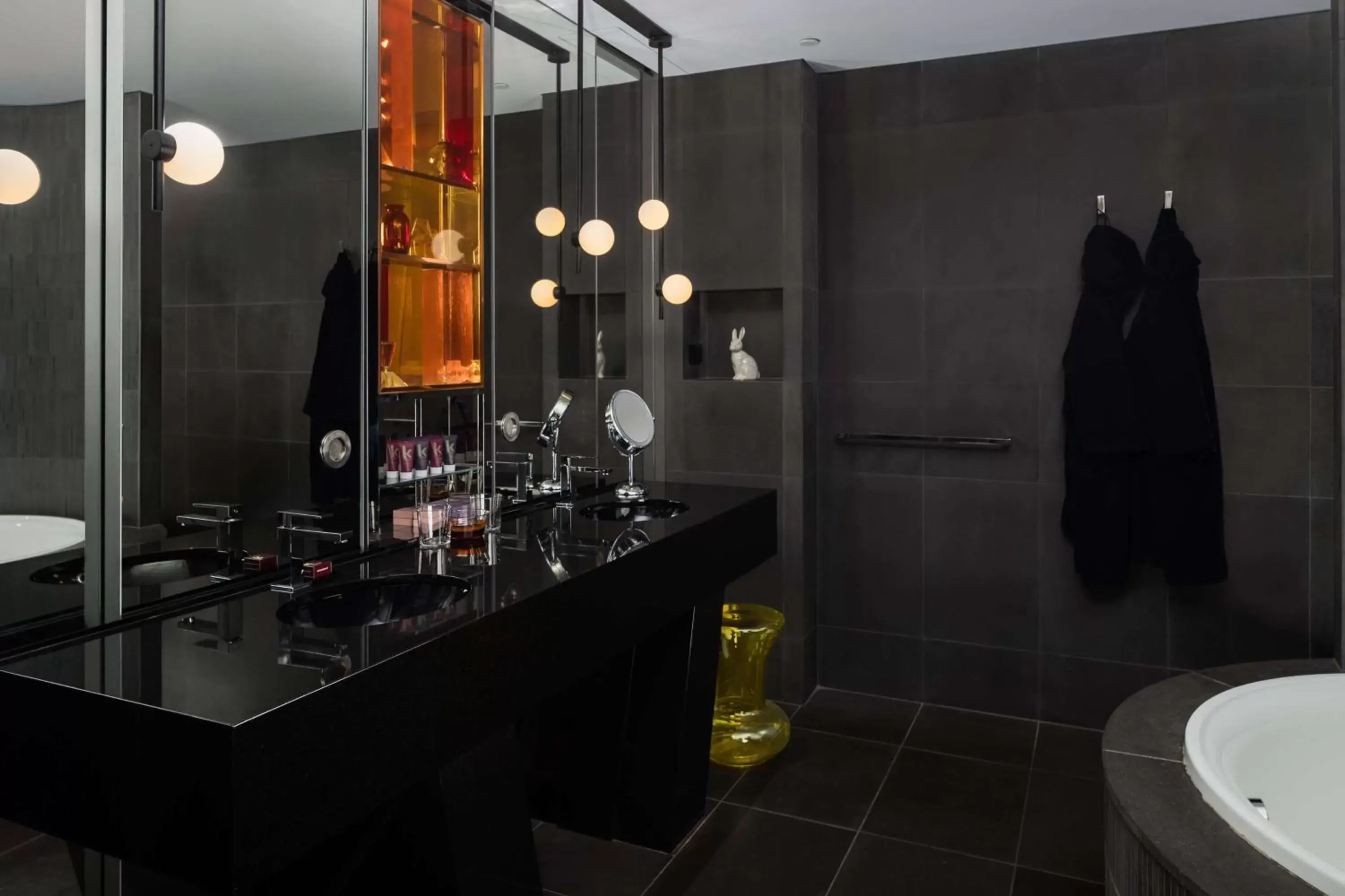 QT Twin Room in QT Sydney QT Twin Room in QT Sydney