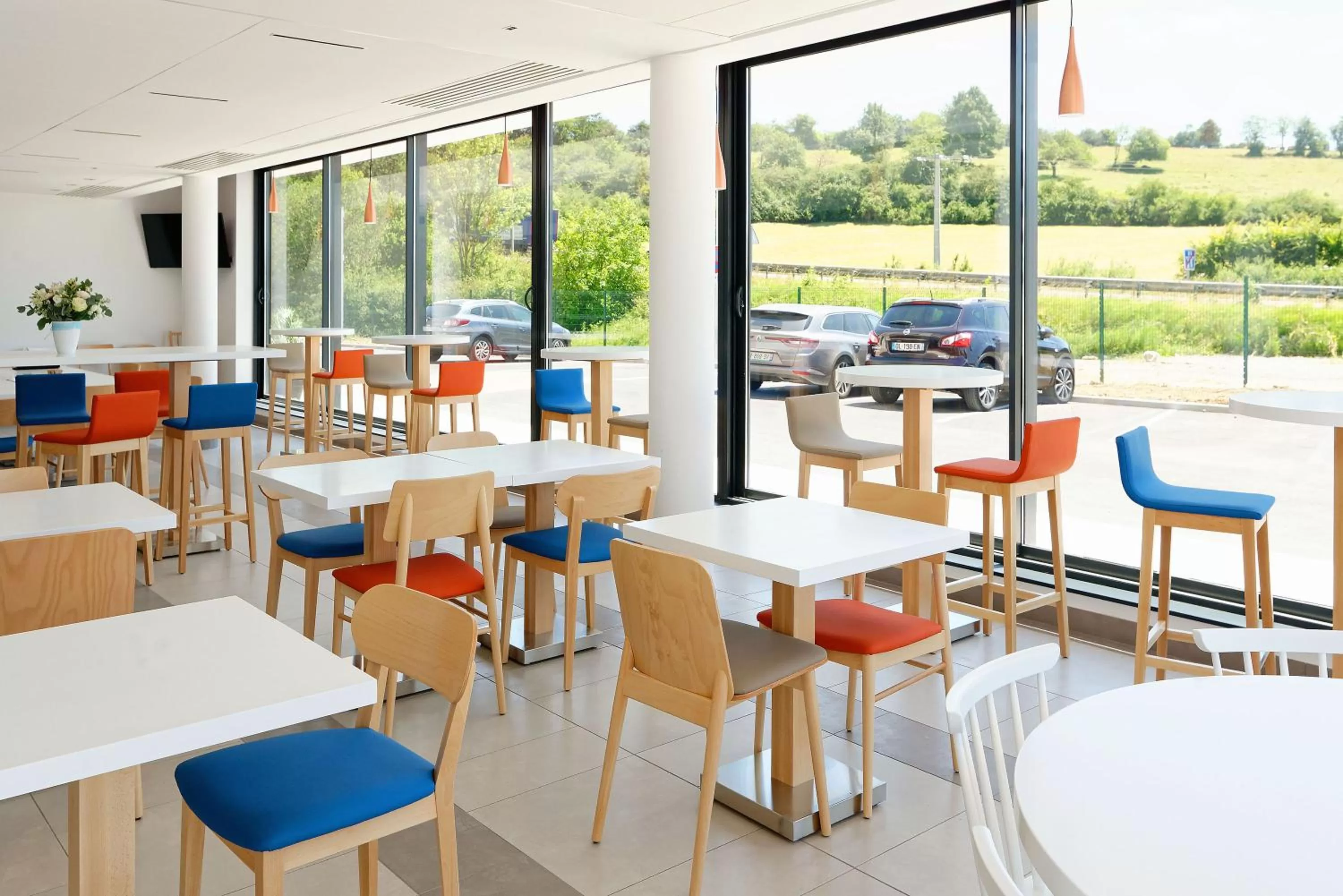 Restaurant/places to eat in Hôtel AKENA Besançon