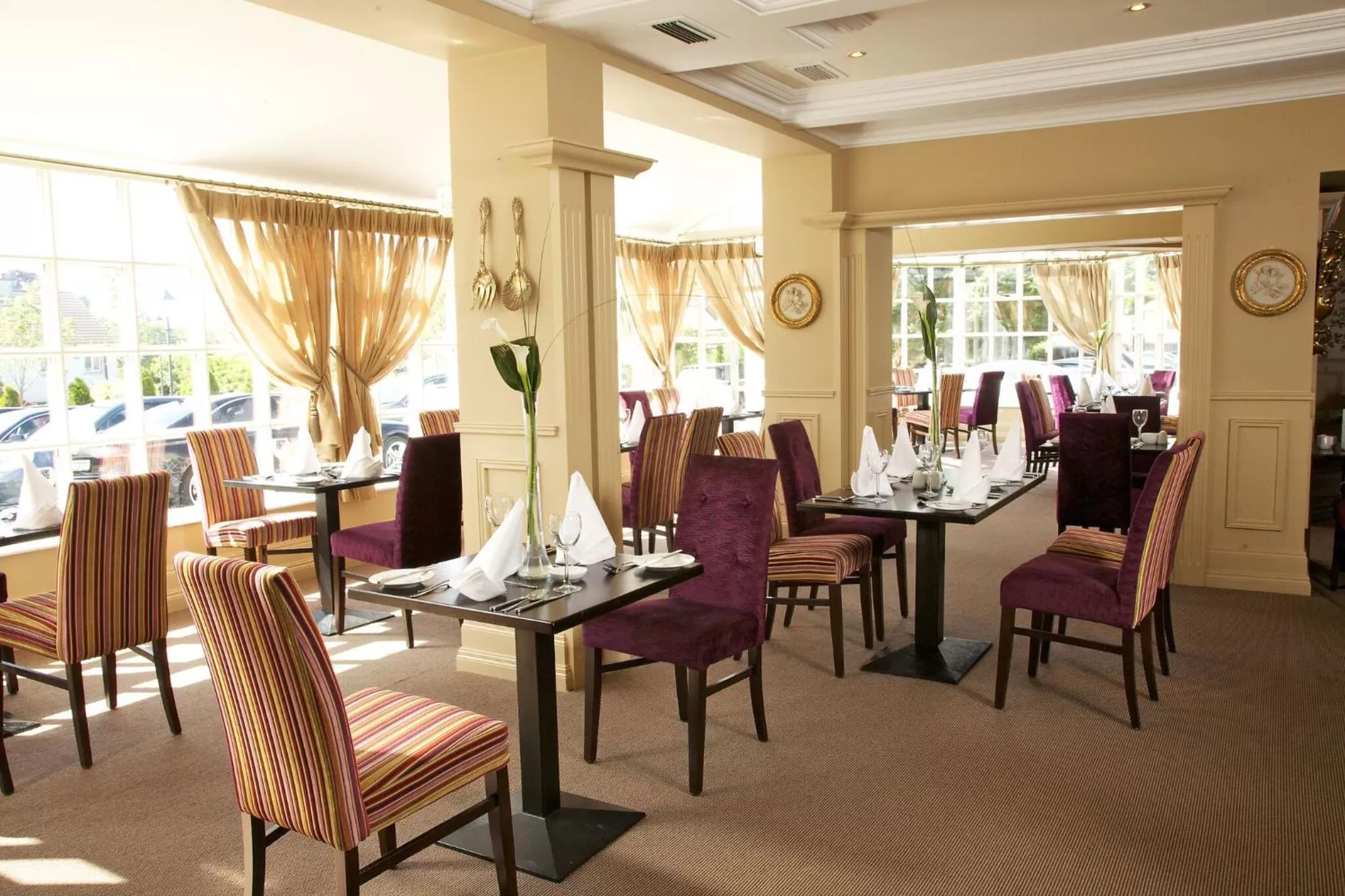 Restaurant/places to eat in Anner Hotel