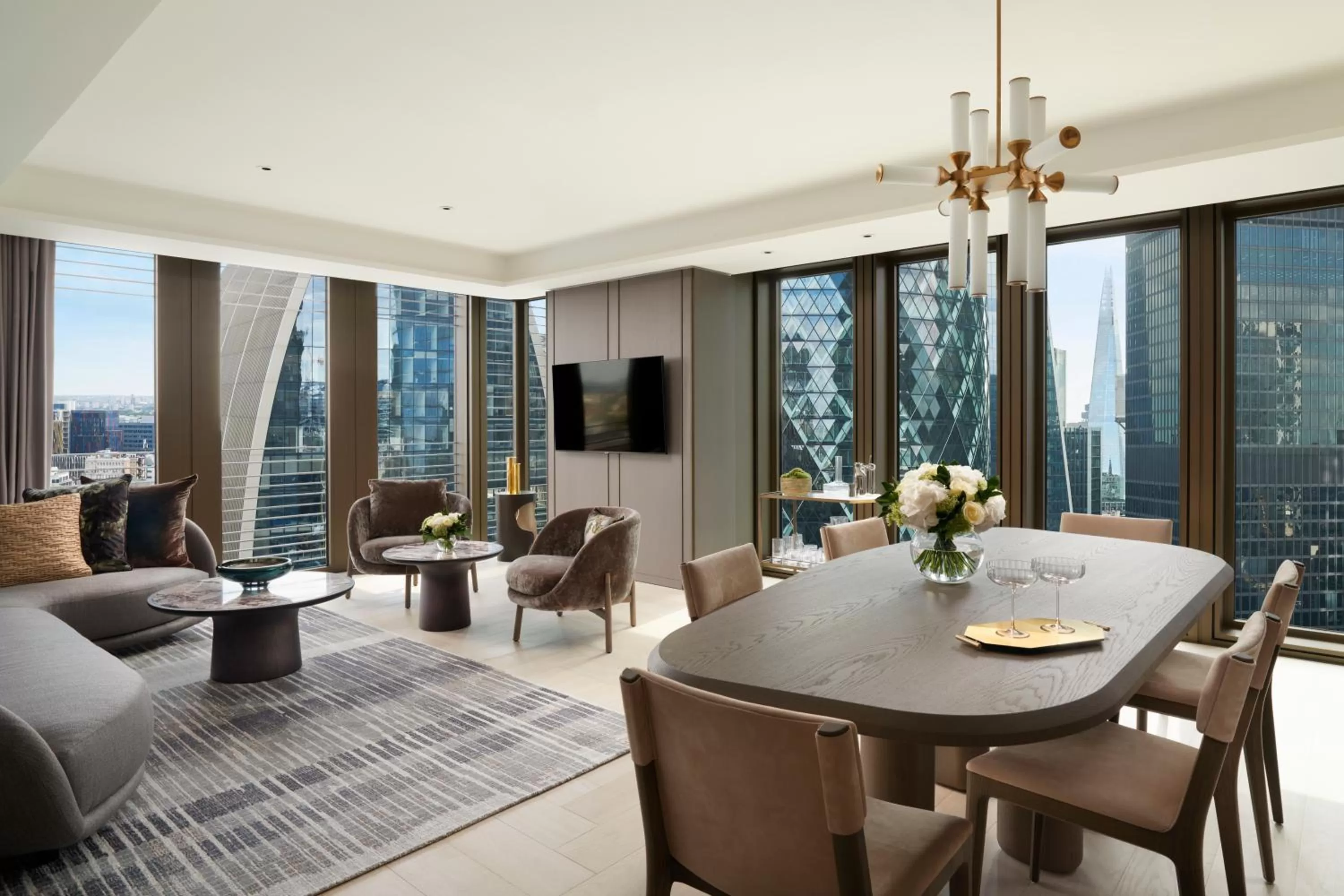 Bedroom in Pan Pacific London