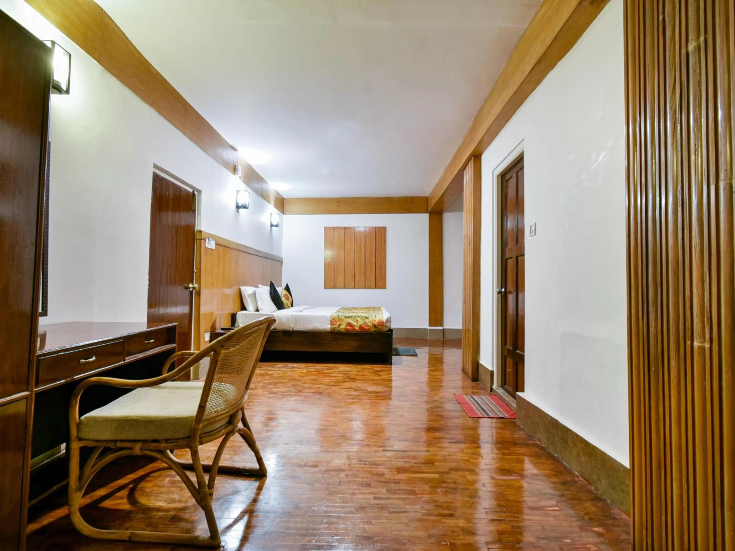 Muscatel Delamare - 200 Mts from MG Marg