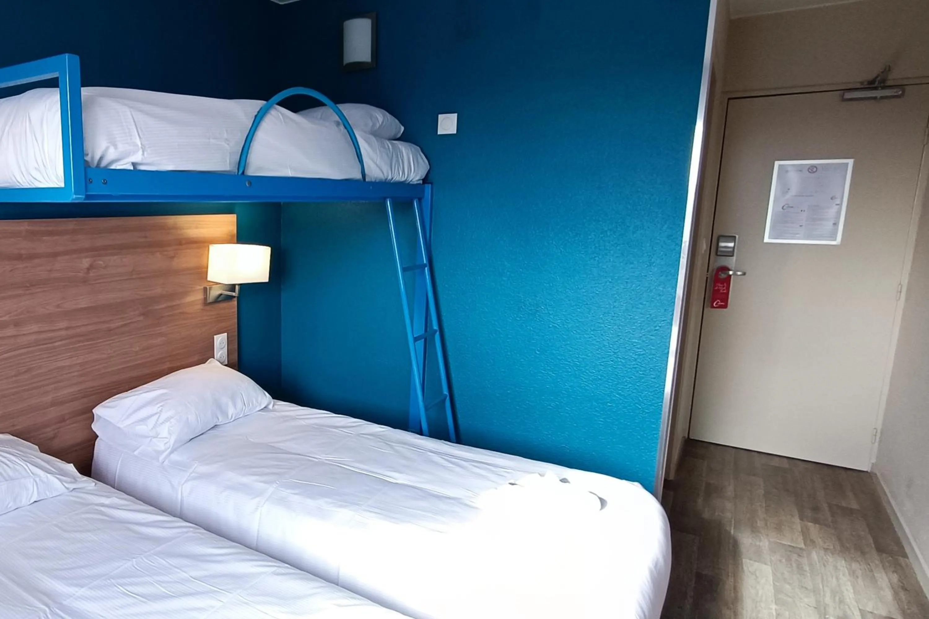 Bed in The Originals Access, Hôtel les Iris, Berck-sur-Mer