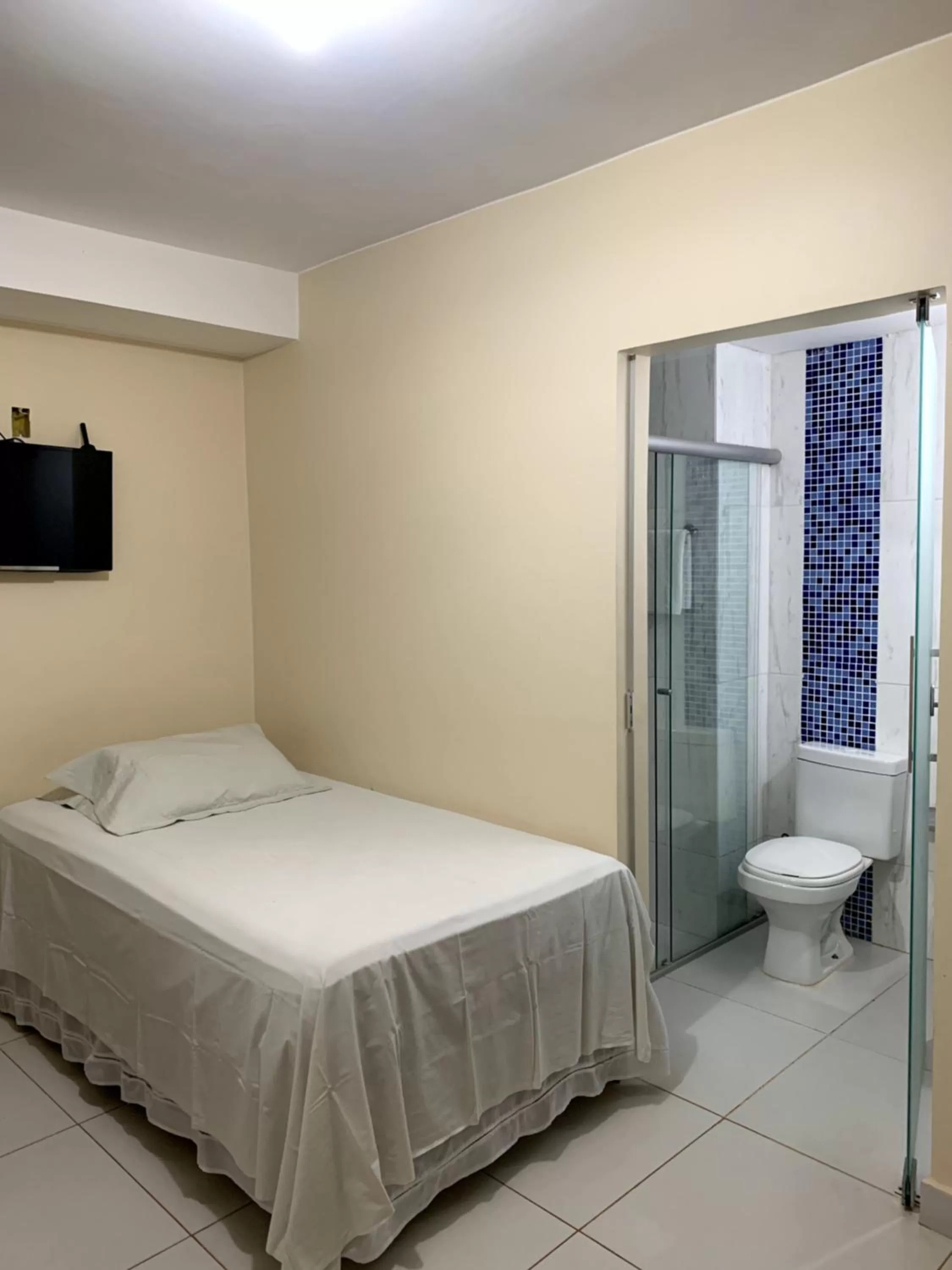 Photo of the whole room, Bed in Pousada Jardim Brasília