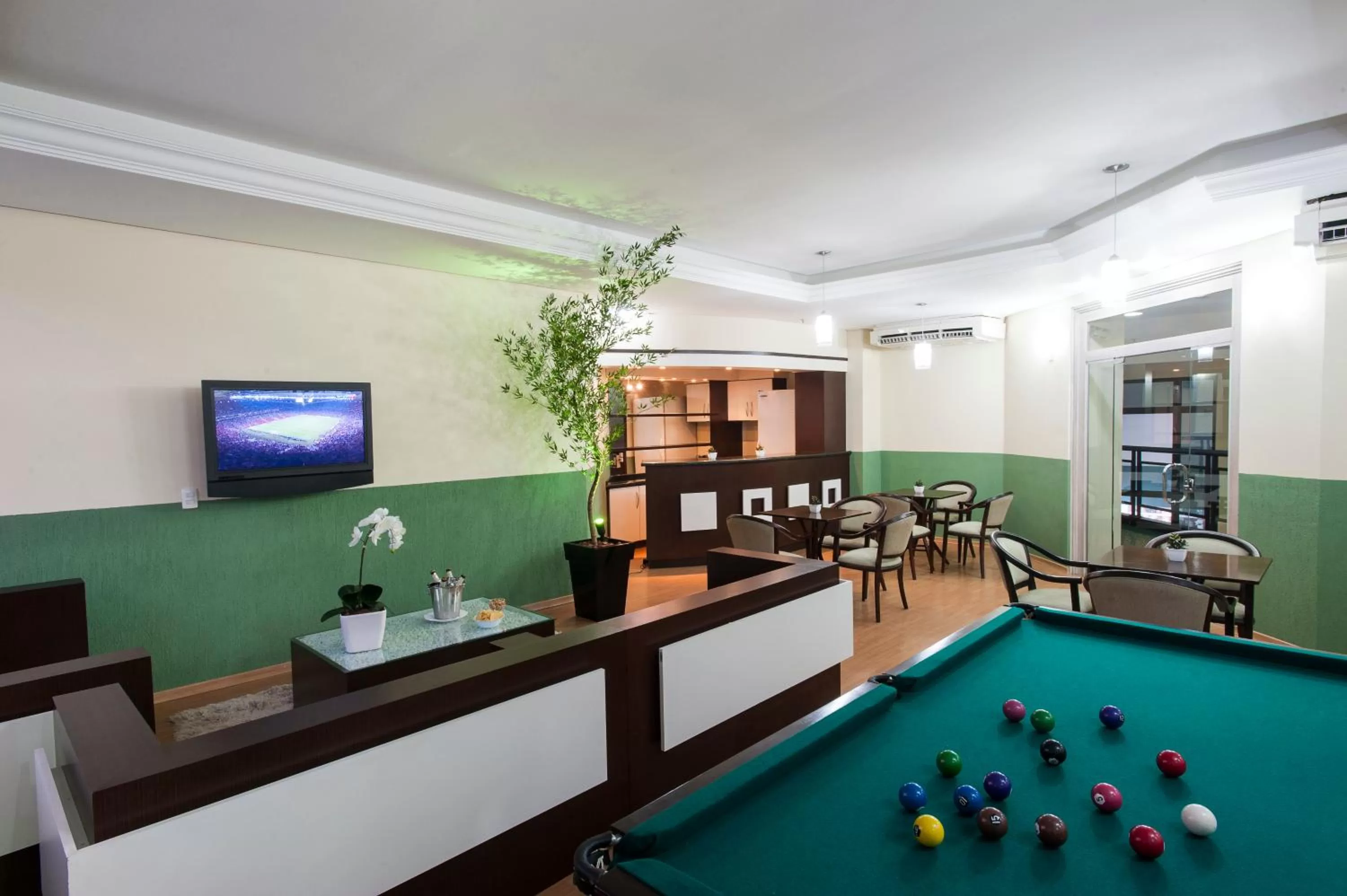 Lounge or bar in Swan Caxias do Sul