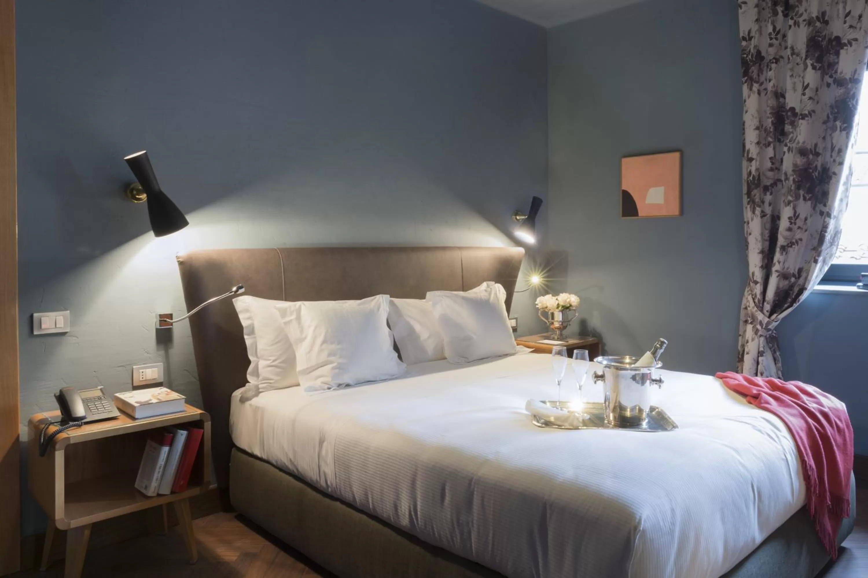 Bedroom, Bed in Hotel Garibaldi Blu - WTB Hotels