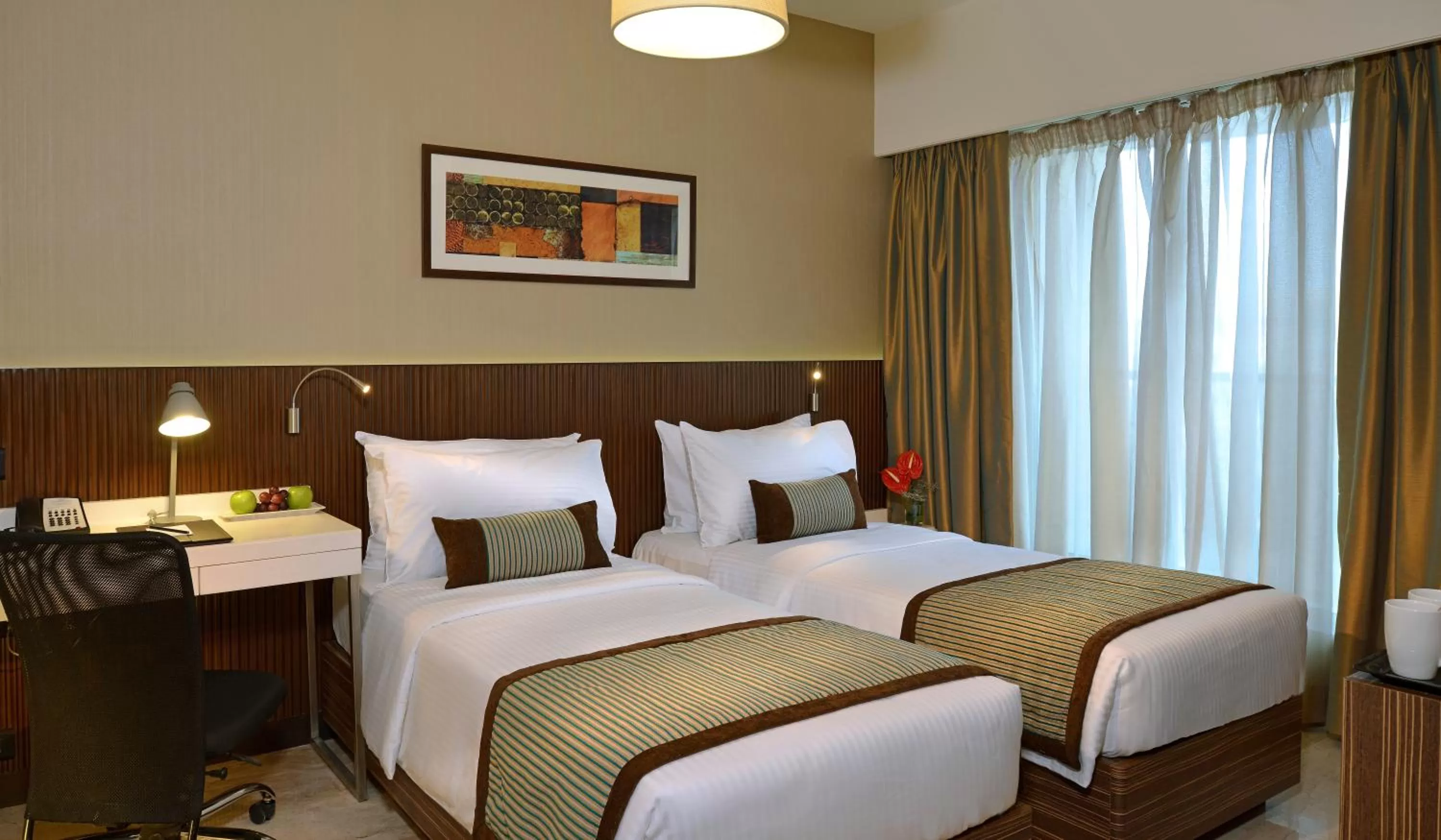 Bed in Residency Sarovar Portico