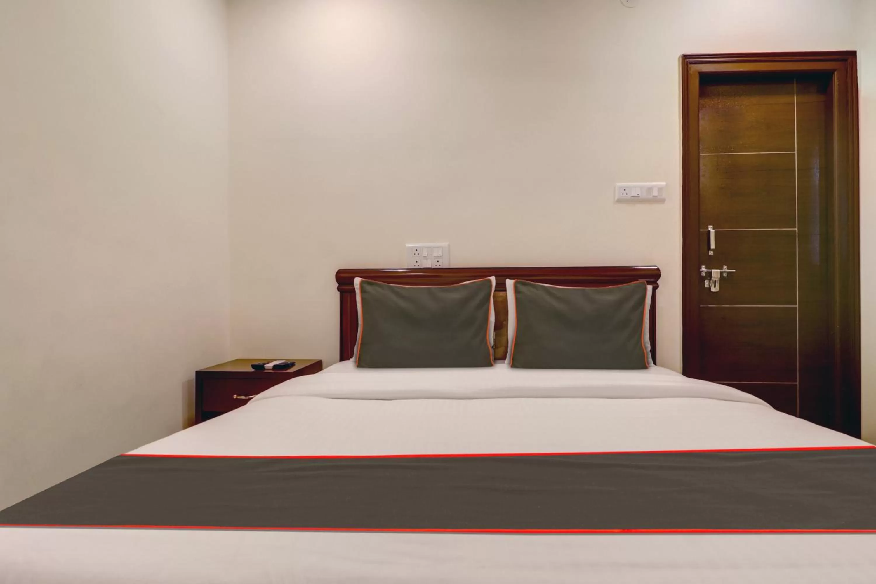 Bedroom, Bed in Super OYO Collection O Halcyon Madhapur