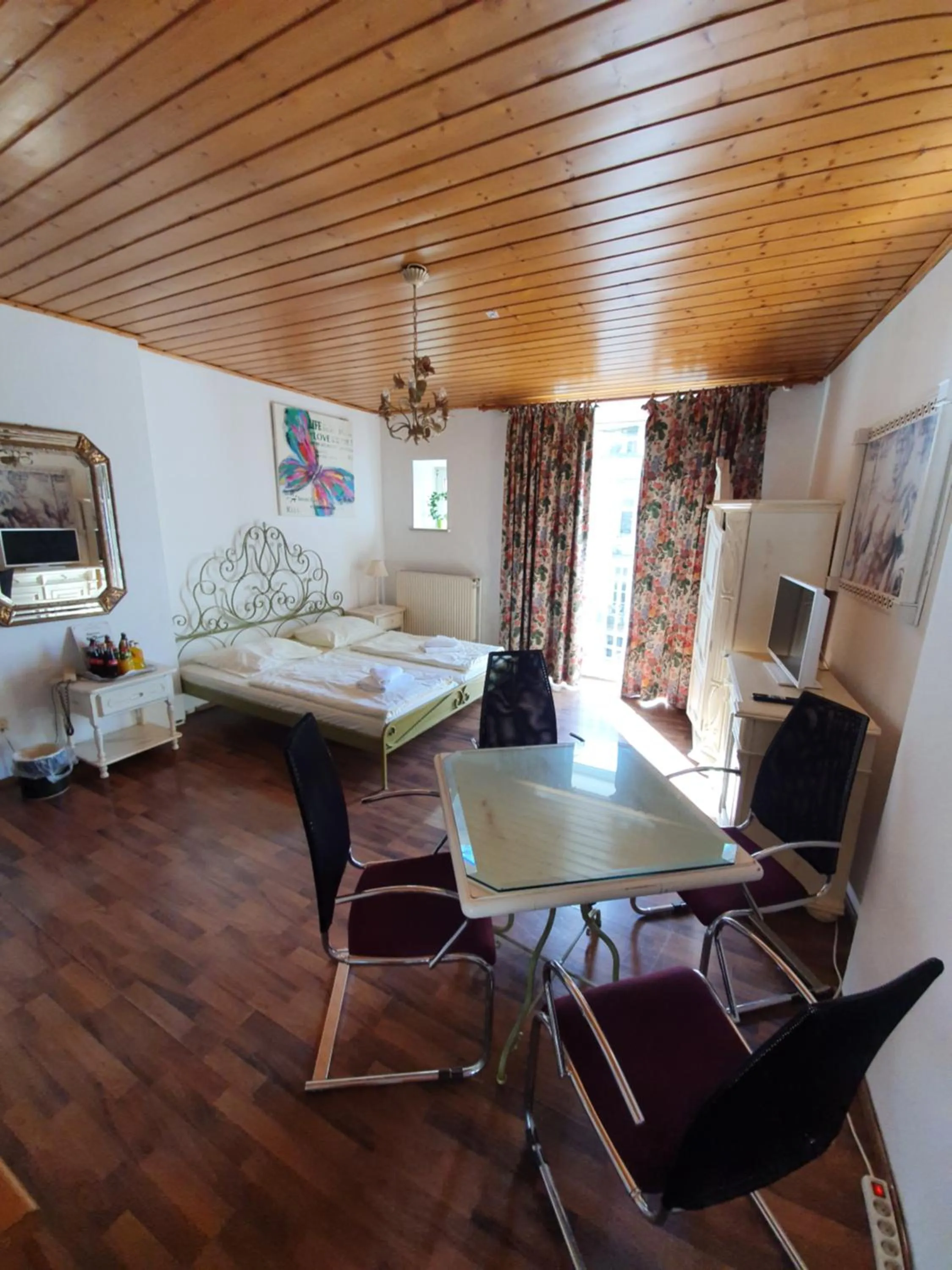 Photo of the whole room, Bed in Pension Seibel