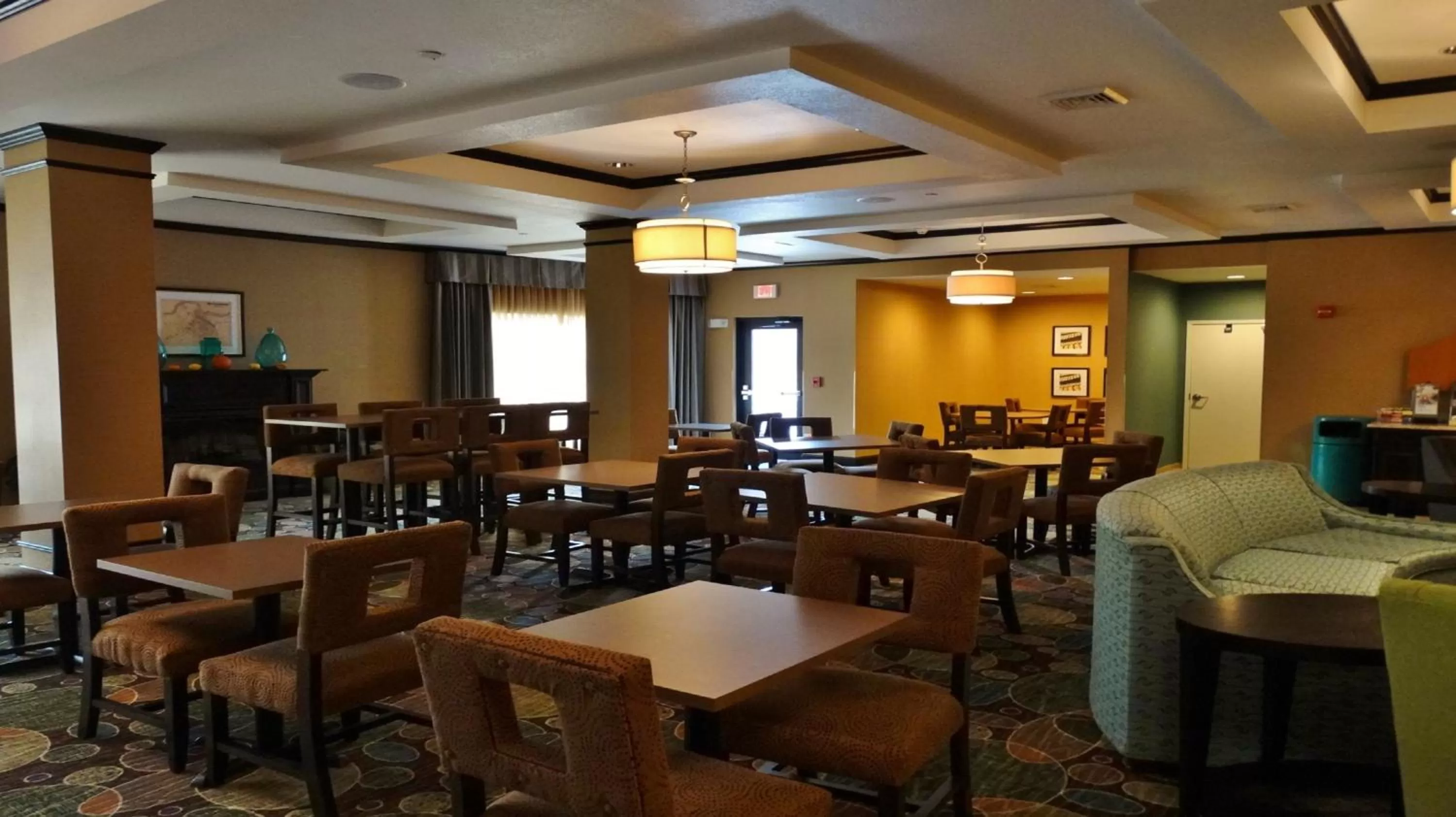 Restaurant/places to eat in Holiday Inn Express and Suites Montgomery by IHG